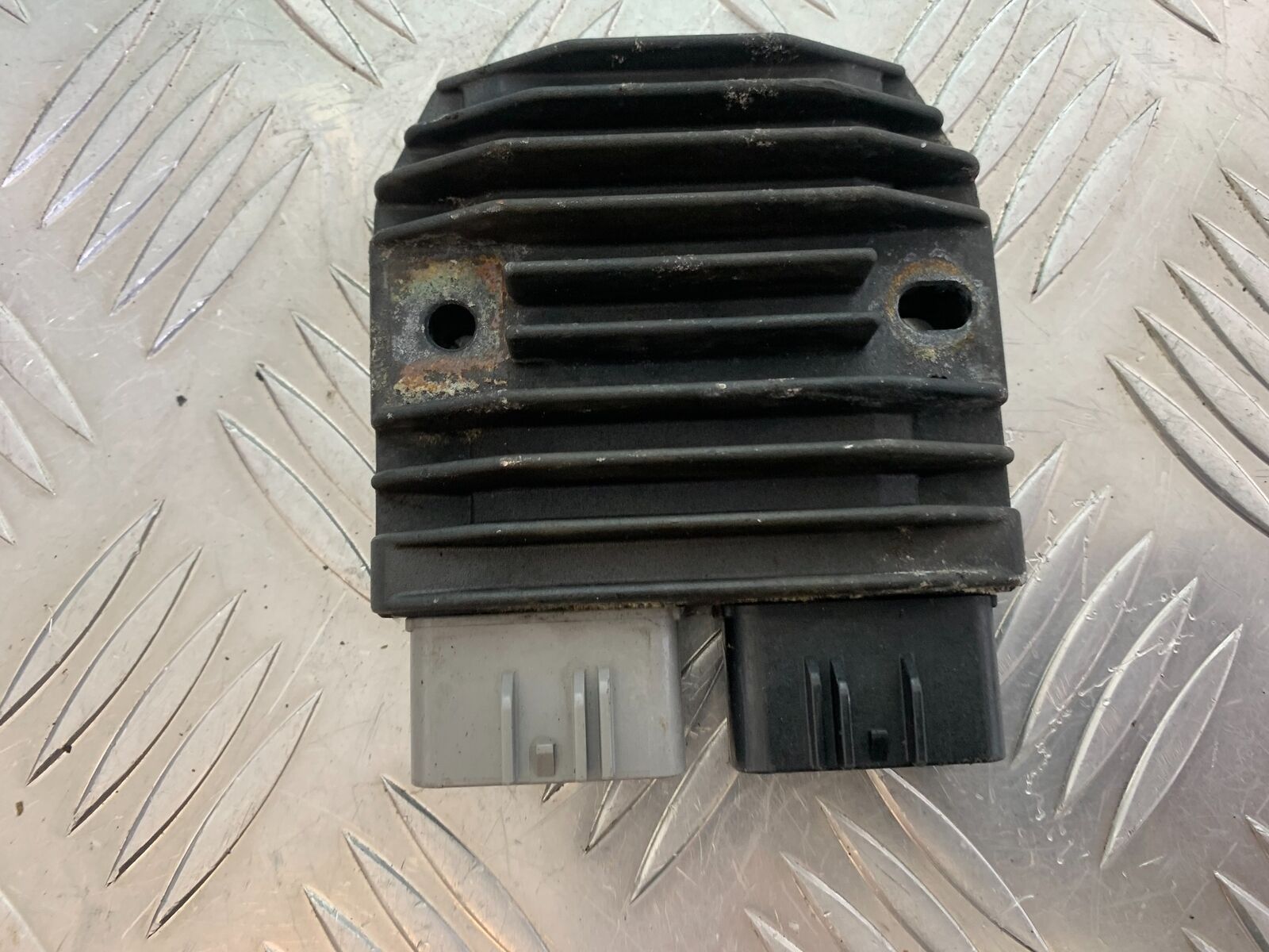YAMAHA FJR1300 FJR 1300 REGULATOR  YEAR 2001-05 (CMB1005)