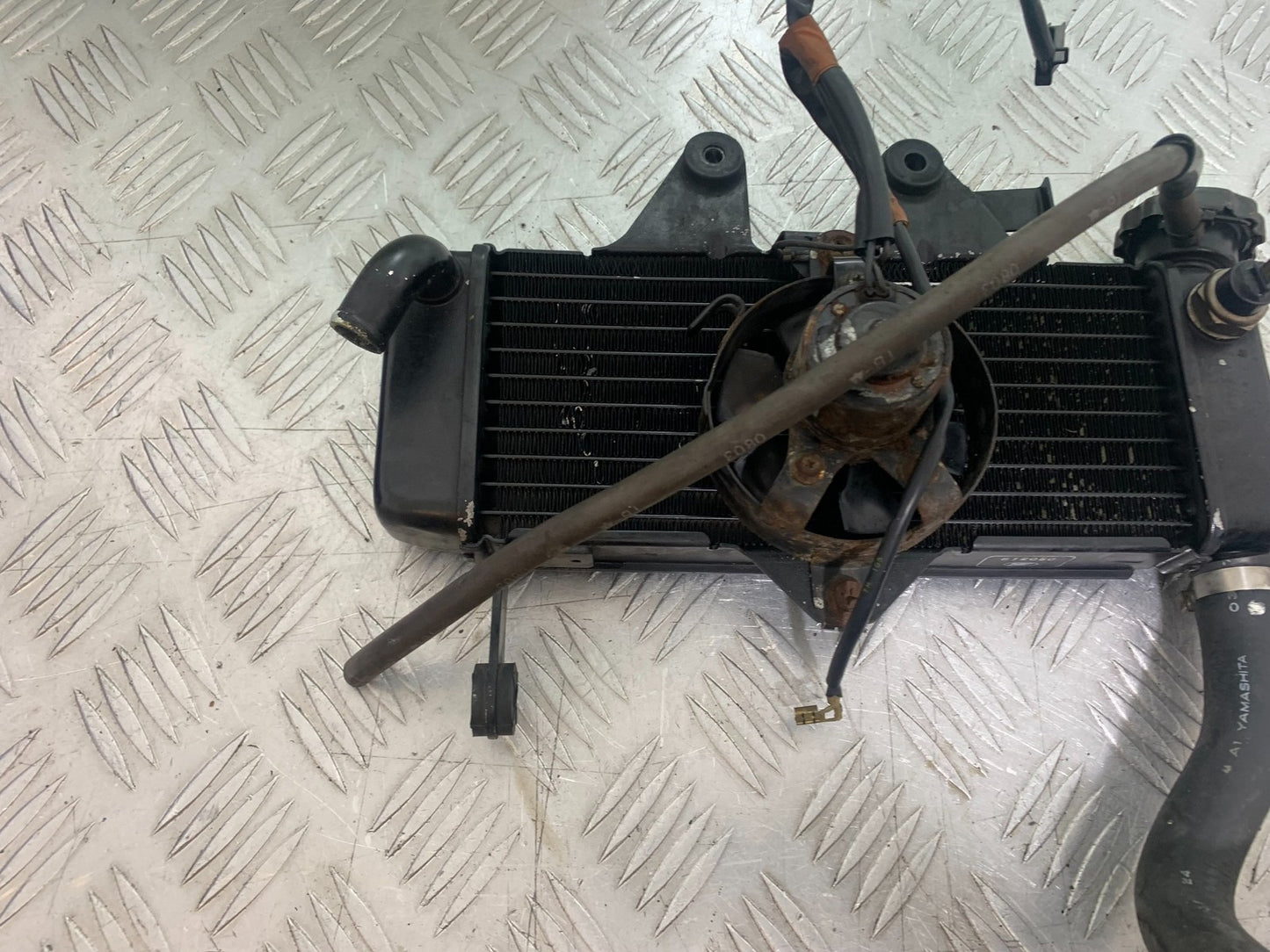 HONDA XL125 VARADERO RADIATOR   YEAR 2001-2006  (CMB1210)