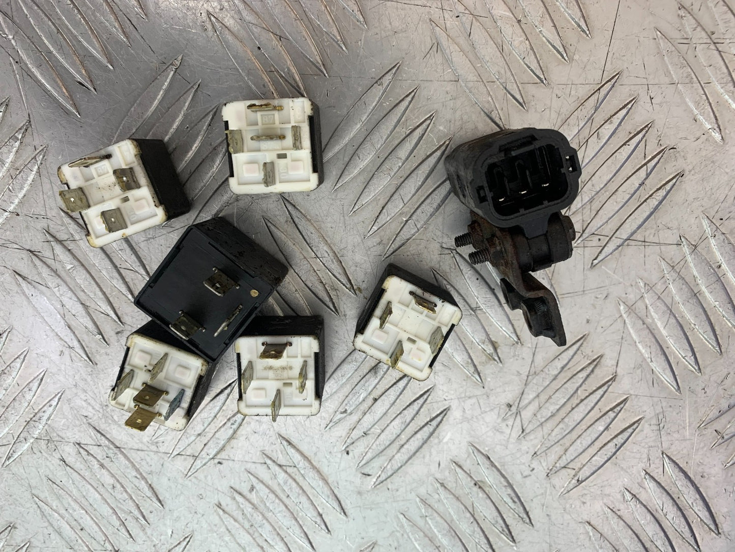 TRIUMPH SPEED TRIPLE R 1050 RELAYS   2009 (CMB1183)