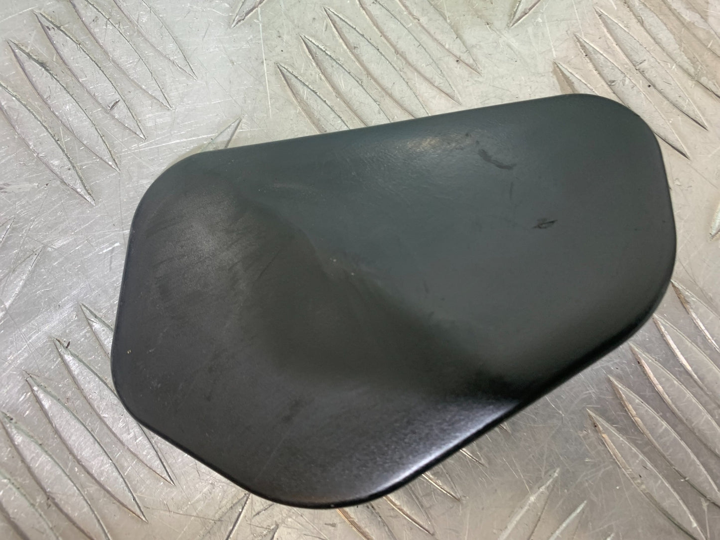 SUZUKI GSF1200  GSF 1200 BANDIT LEFT FRAME INFILL COVER YEAR 1997-2000 (CMB1149)