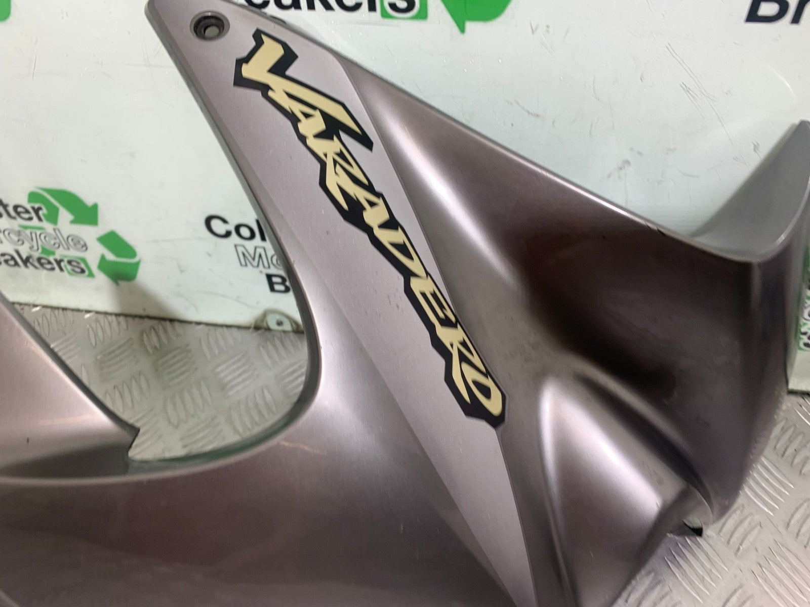 HONDA XL125 VARADERO RIGHT FAIRING PANEL  YEAR 2001-2006  (CMB1210)