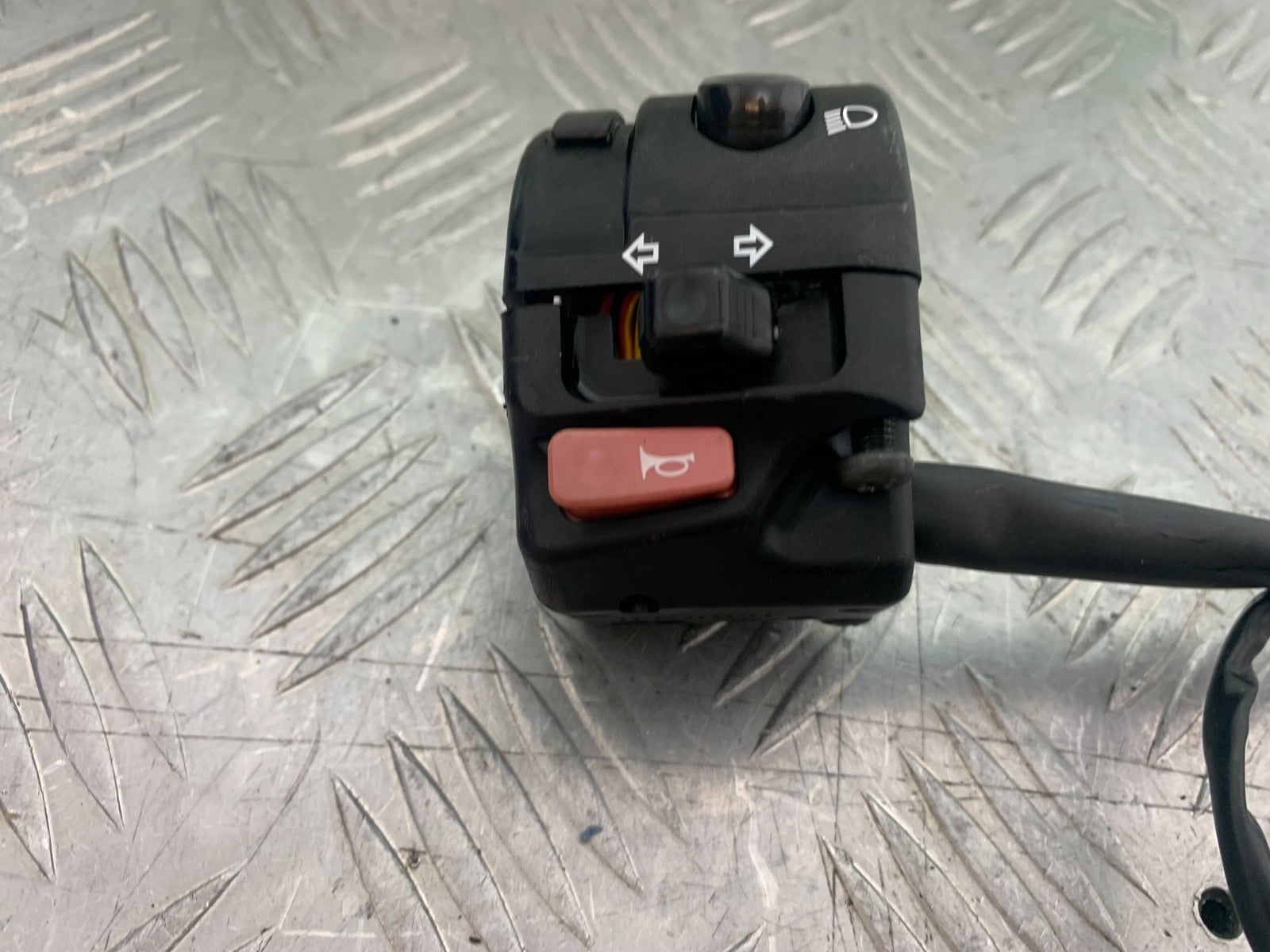 TRIUMPH 675 STREET TRIPLE R LEFT SWITCH GEAR  YEAR 2013 - 2016 (CMB1221)