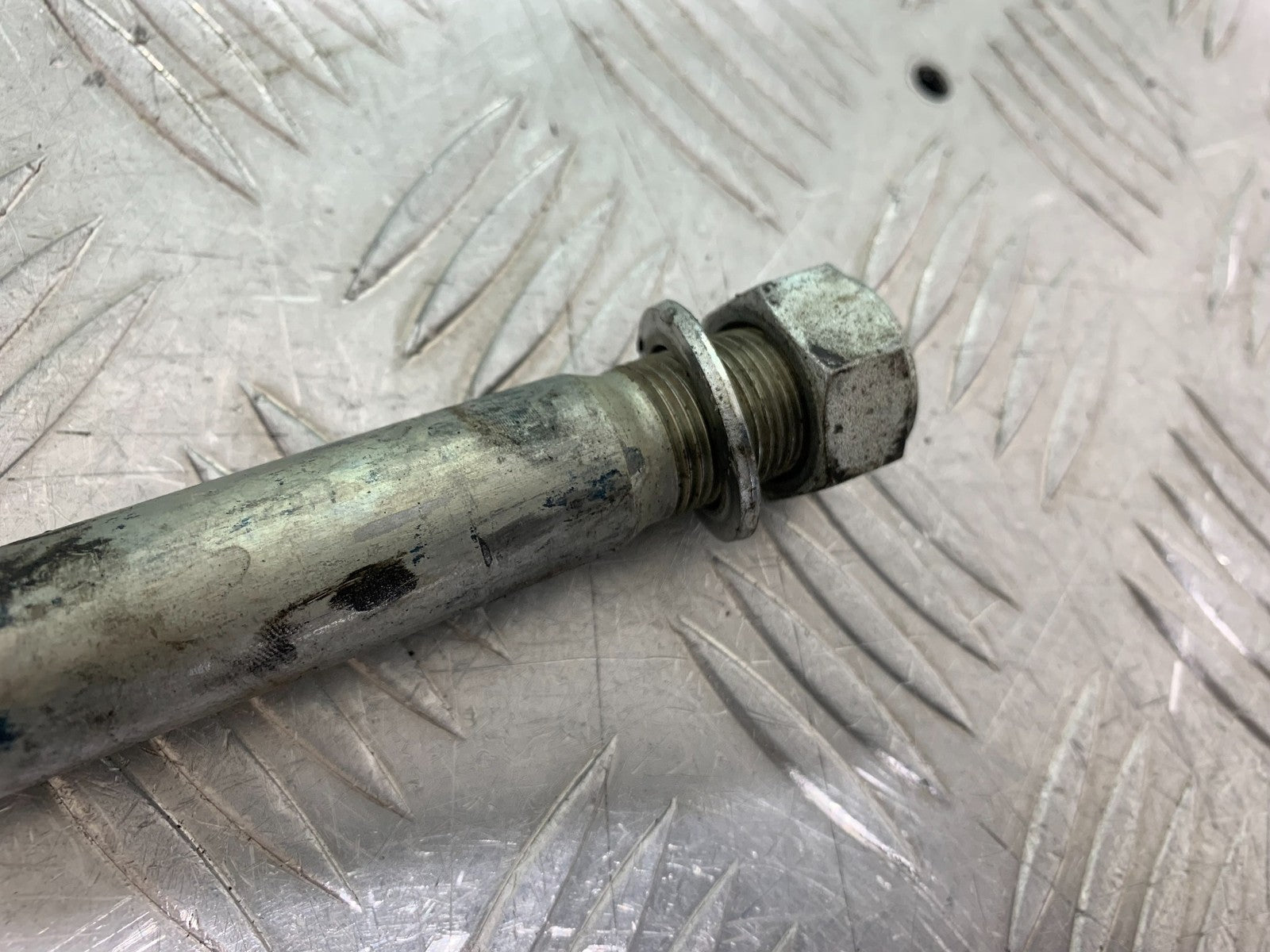 SUZUKI GSF1200 GSF 1200 BANDIT SWINGARM SPINDLE  YEAR 2001-2004 (CMB1188)