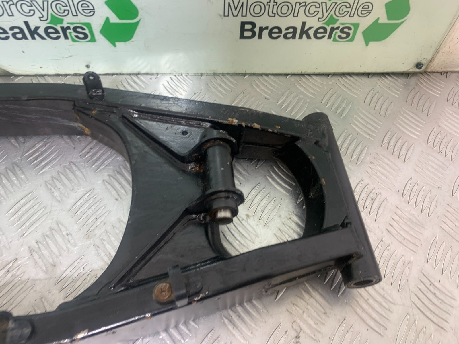 SUZUKI GSF650 GSF 650 SWINGARM    YEAR 2007-2009  (CMB1161)