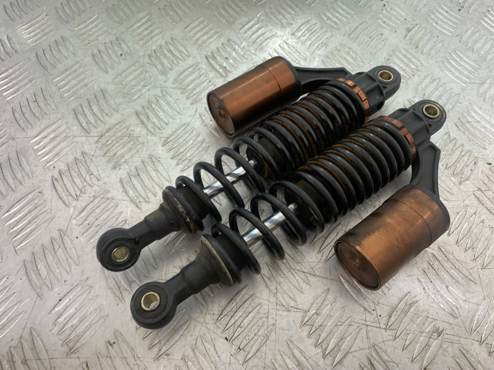 SINNIS HOODLUM 125 REAR SHOCKS  YEAR 2021-2025 (CMB1196)