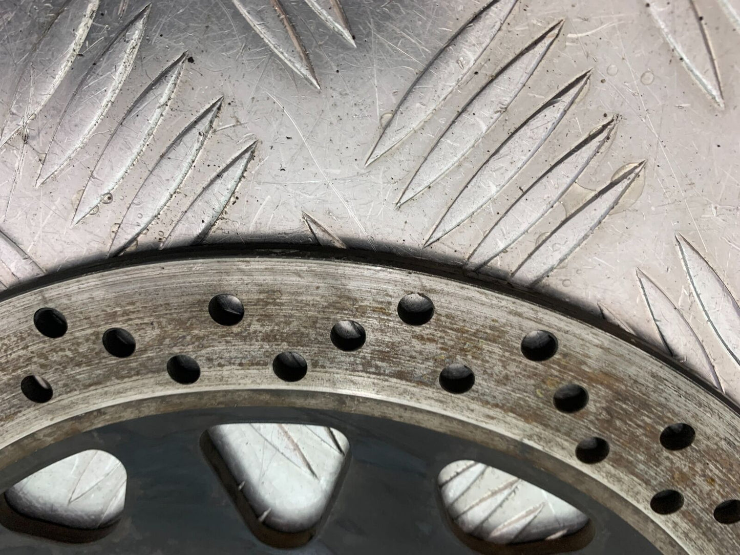 SUZUKI INTRUDER VL800 C800 FRONT BRAKE DISC  YEAR 2012-16 (CMB1039)