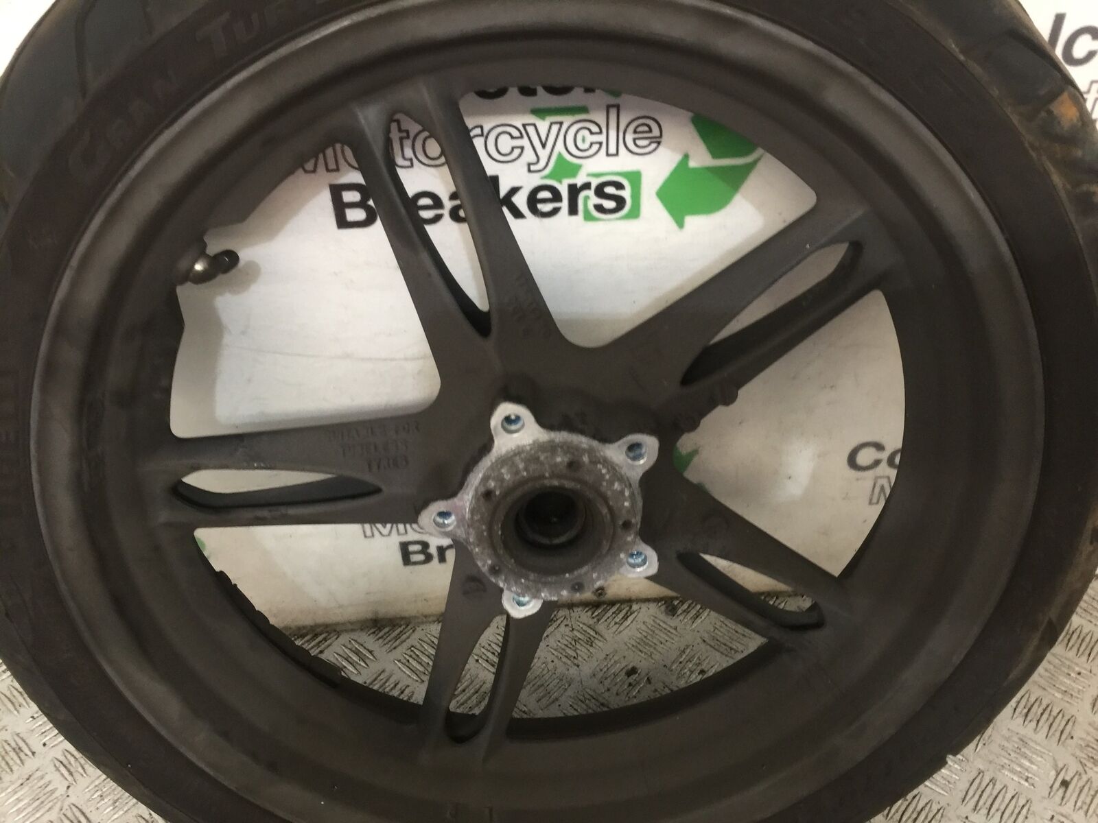 TRIUMPH 1050 SPRINT FRONT WHEEL  YEAR 2004-2007 (STOCK 888)