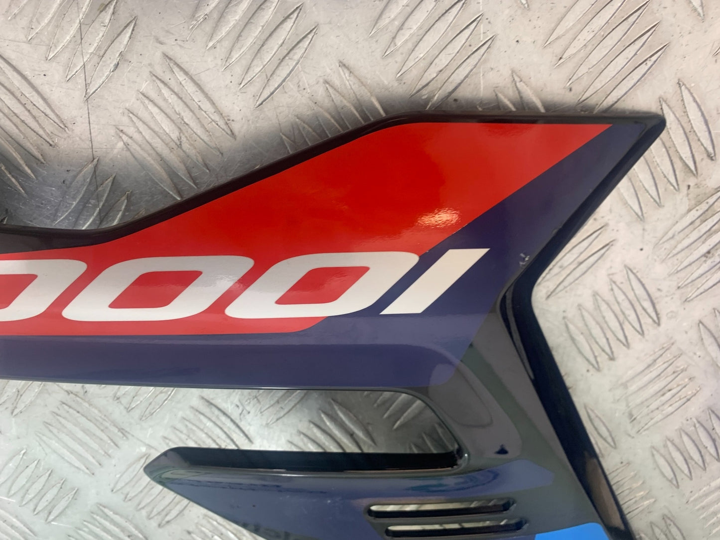 BMW M1000 R LEFT FAIRING PANEL  YEAR 2023-2024 (CMB1140)