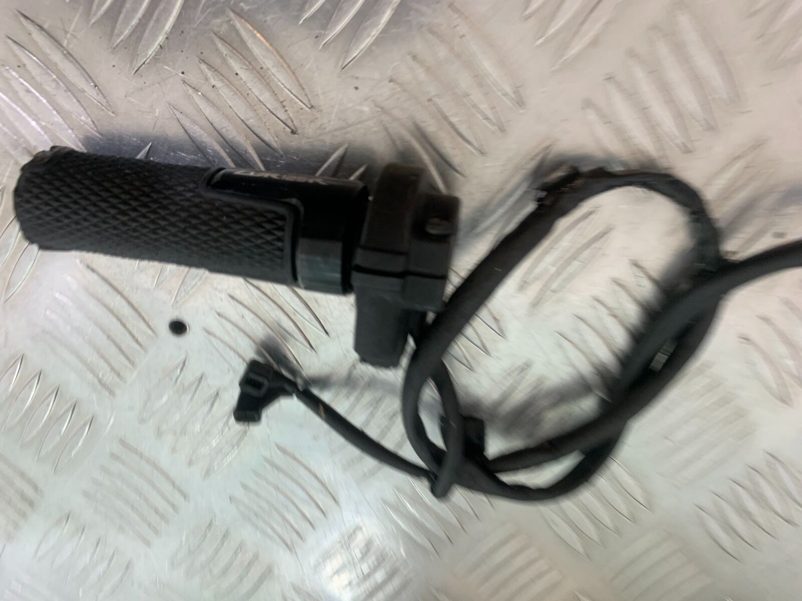 HONDA CBR125 CBR 125 RIGHT SWITCH GEAR   YEAR 2007-10 (CMB1004)
