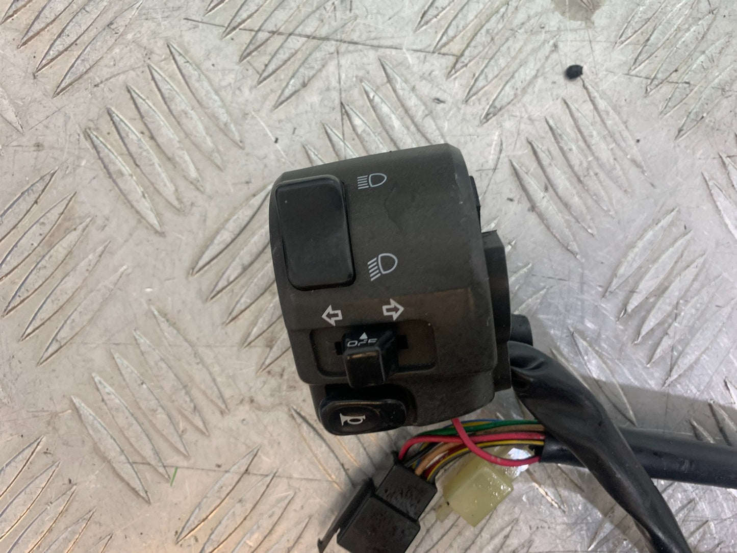 KAWASAKI ZX9R ZX9 E1 LEFT SWITCH GEAR   YEAR 2000-01 (CMB1171)