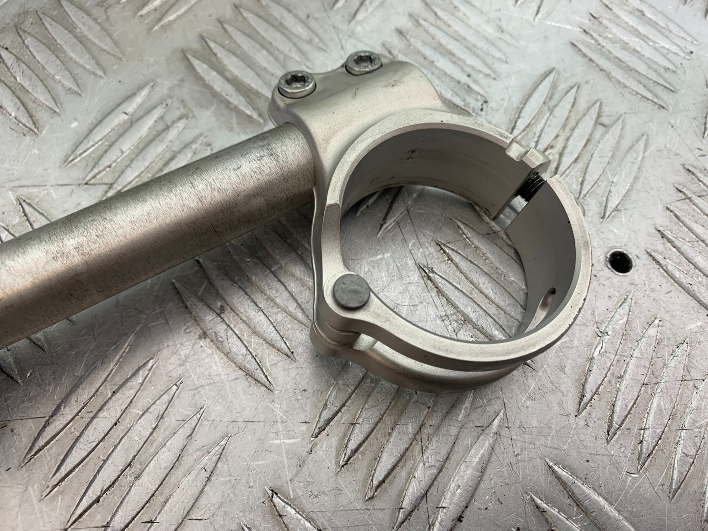 DUCATI 1299 PANIGALE LEFT HANDLEBAR YEAR 2016 (CMB 1187)