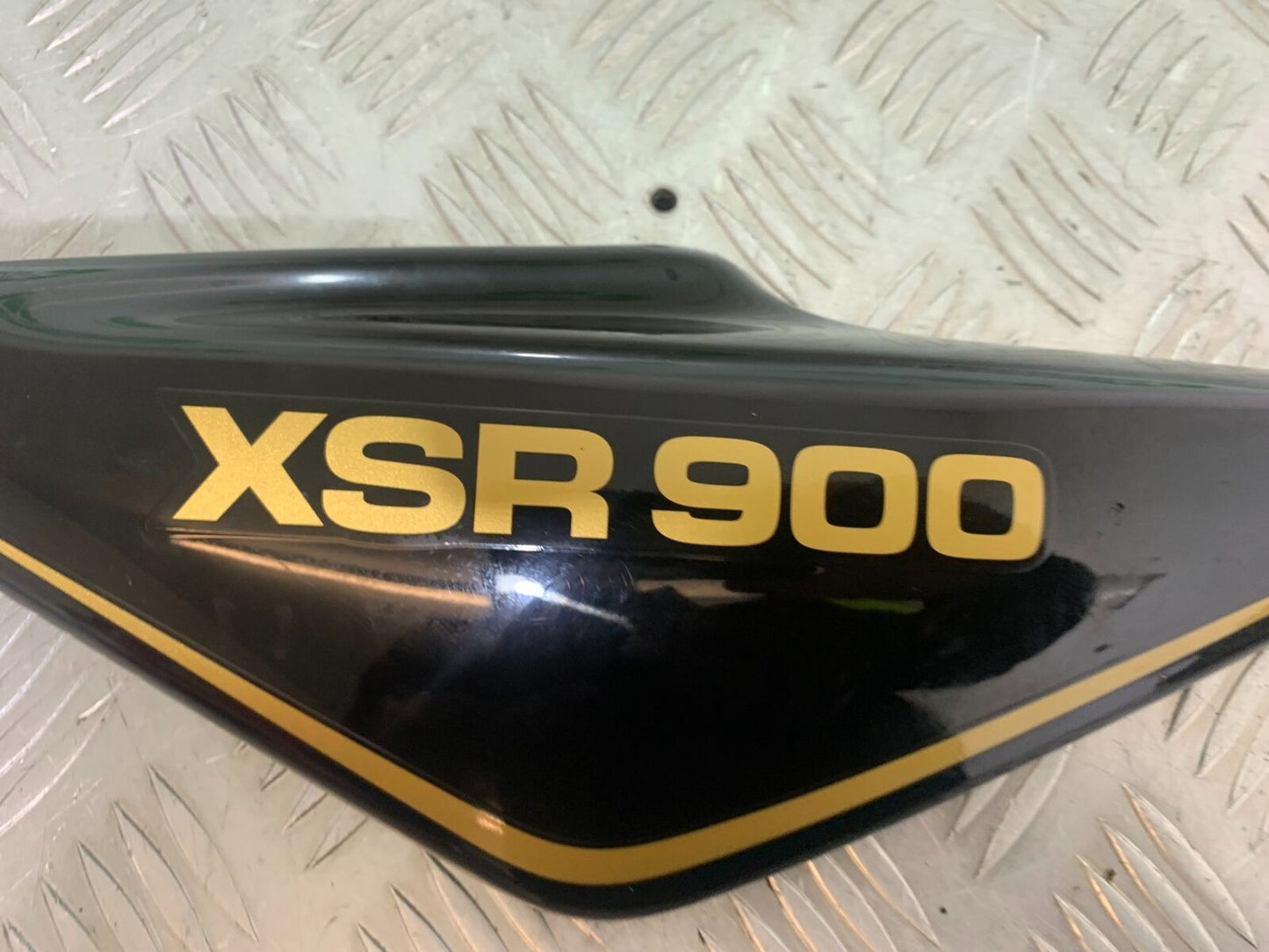 YAMAHA XSR900 XSR 900 LEFT SIDE PANEL  YEAR 2021-2022 (CMB1073)