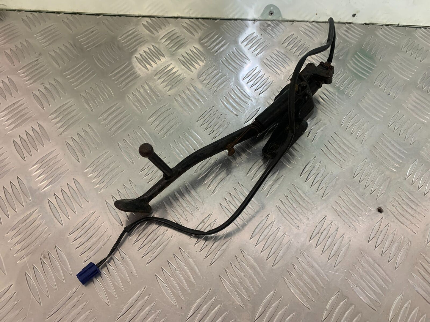 YAMAHA FJR1300 FJR 1300 SIDE STAND YEAR 2001-05 (STOCK 946)