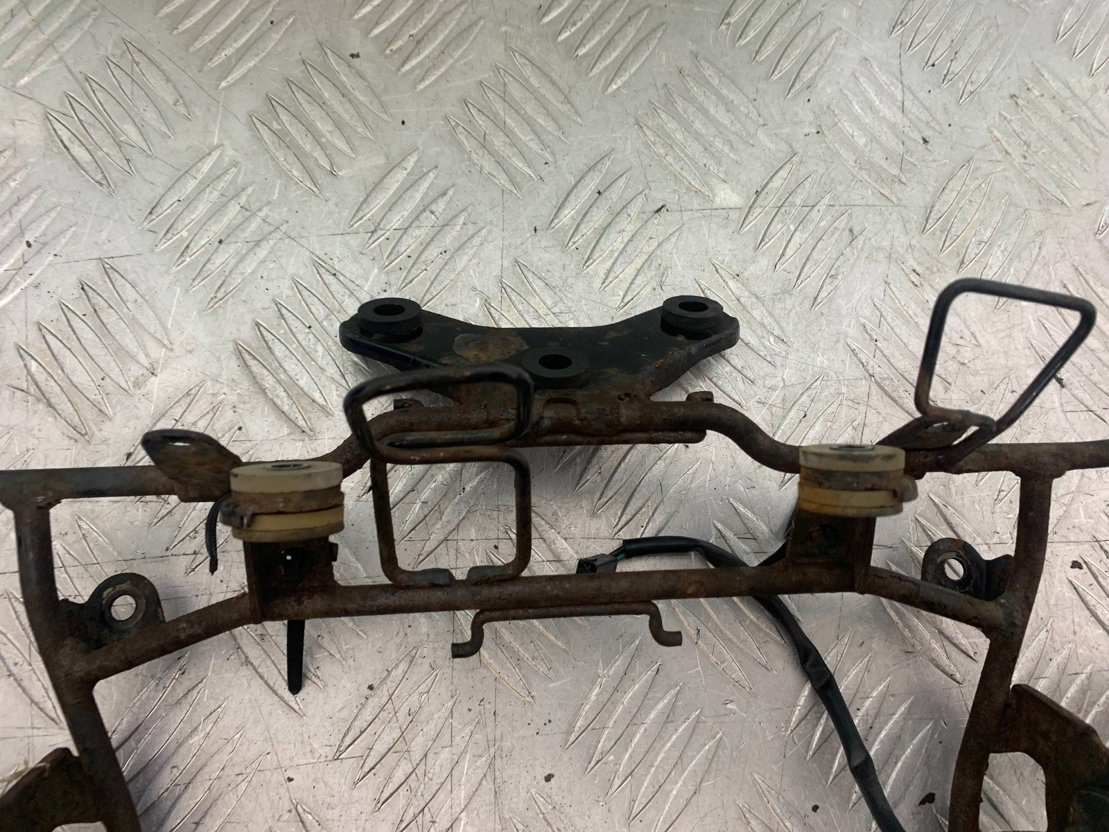 KAWASAKI Z750 Z 750 FAIRING BRACKET  YEAR 2004-2006  (CMB1234)