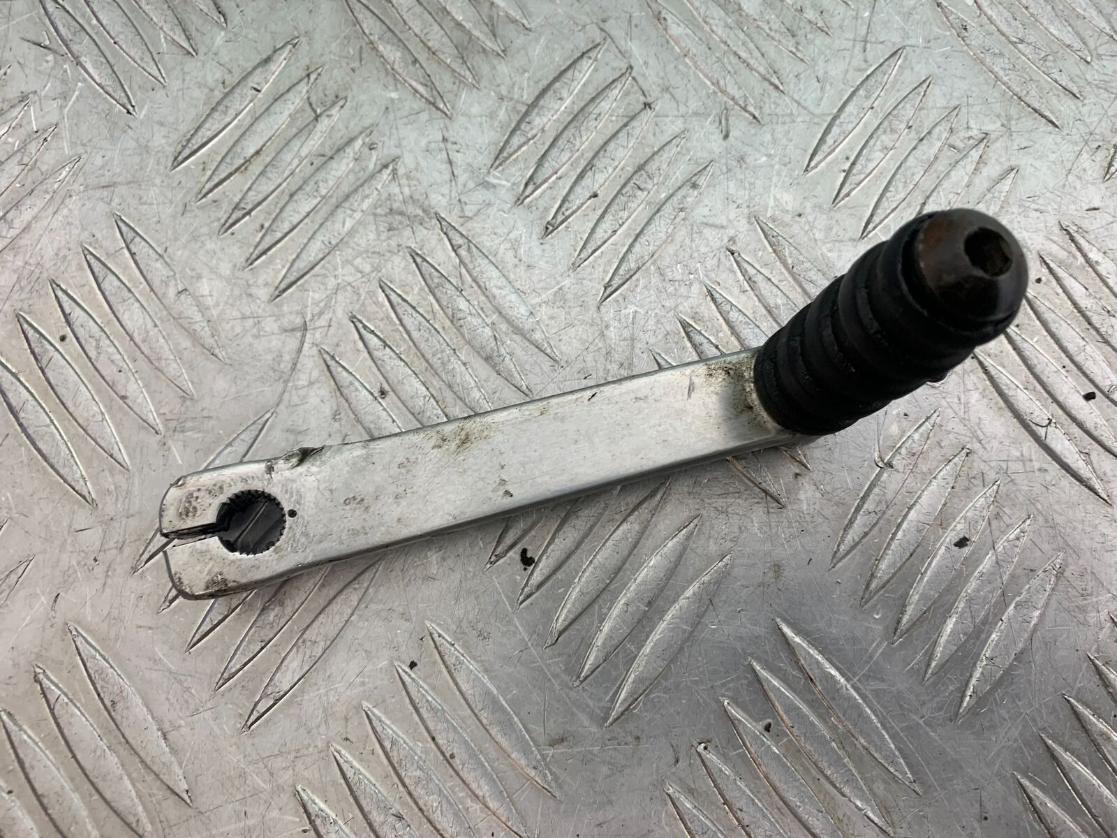 TRIUMPH THUNDERBIRD 1600 GEAR LEVER  YEAR 2011 (CMB1107)
