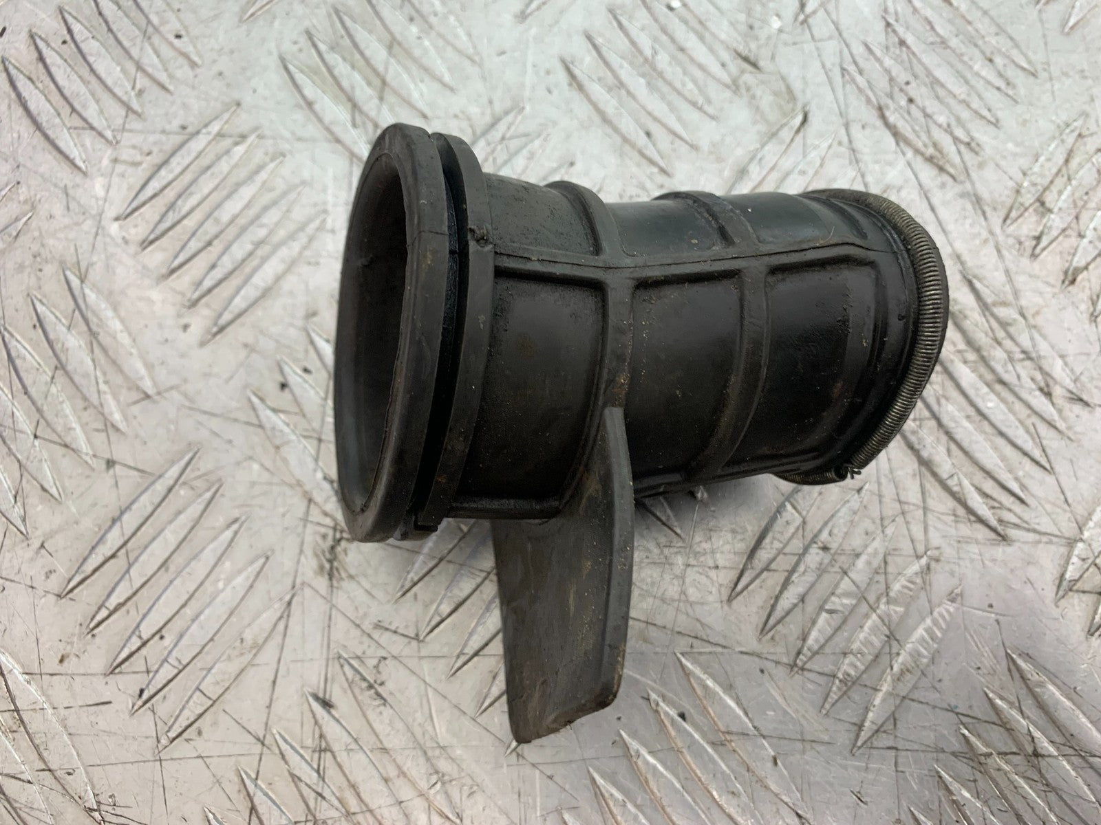 KAWASAKI KLR250 KLR 250 AIRBOX RUBBER   YEAR 1984-2001 (CMB1225)