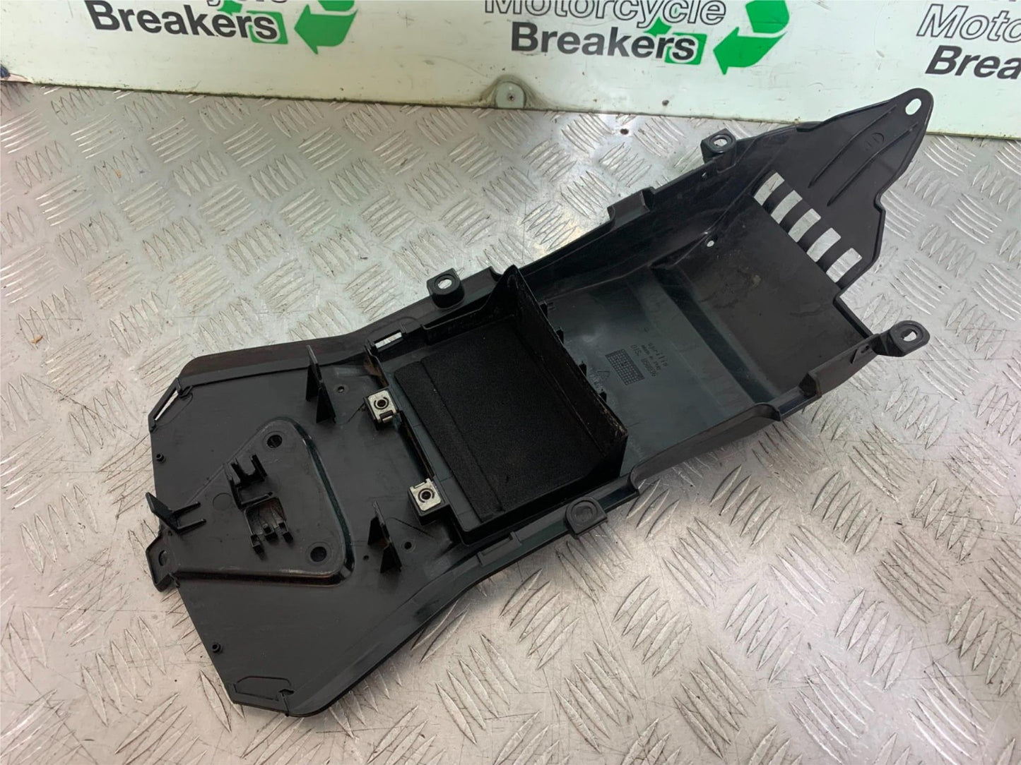 APRILIA TUONO 1000 V4R UNDERTRAY YEAR 2011-13  (CMB1316)