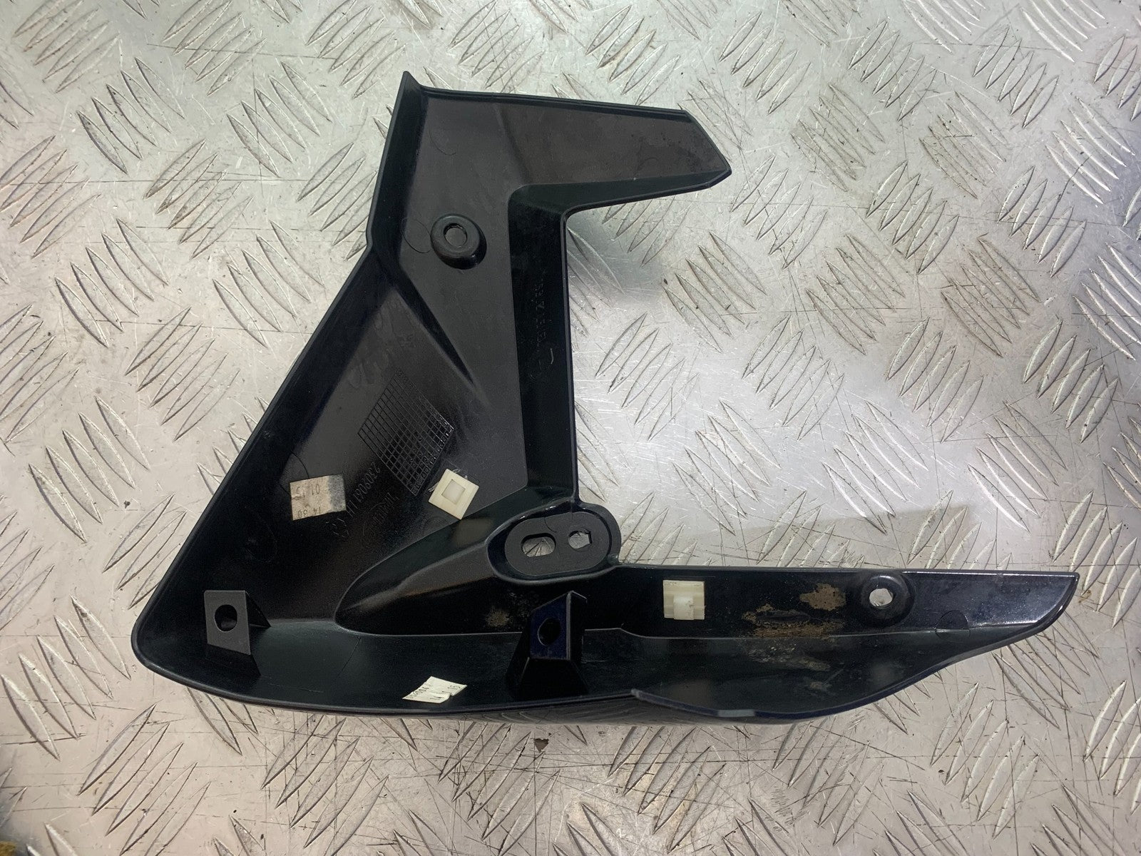 TRIUMPH 675 STREET TRIPLE LEFT RADIATOR COWL   2013-2016 (CMB1186)