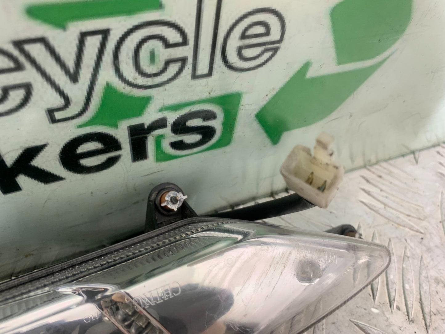 KYMCO CK1 125 FRONT RIGHT INDICATOR YEAR 2014 - 2016 (CMB1181)