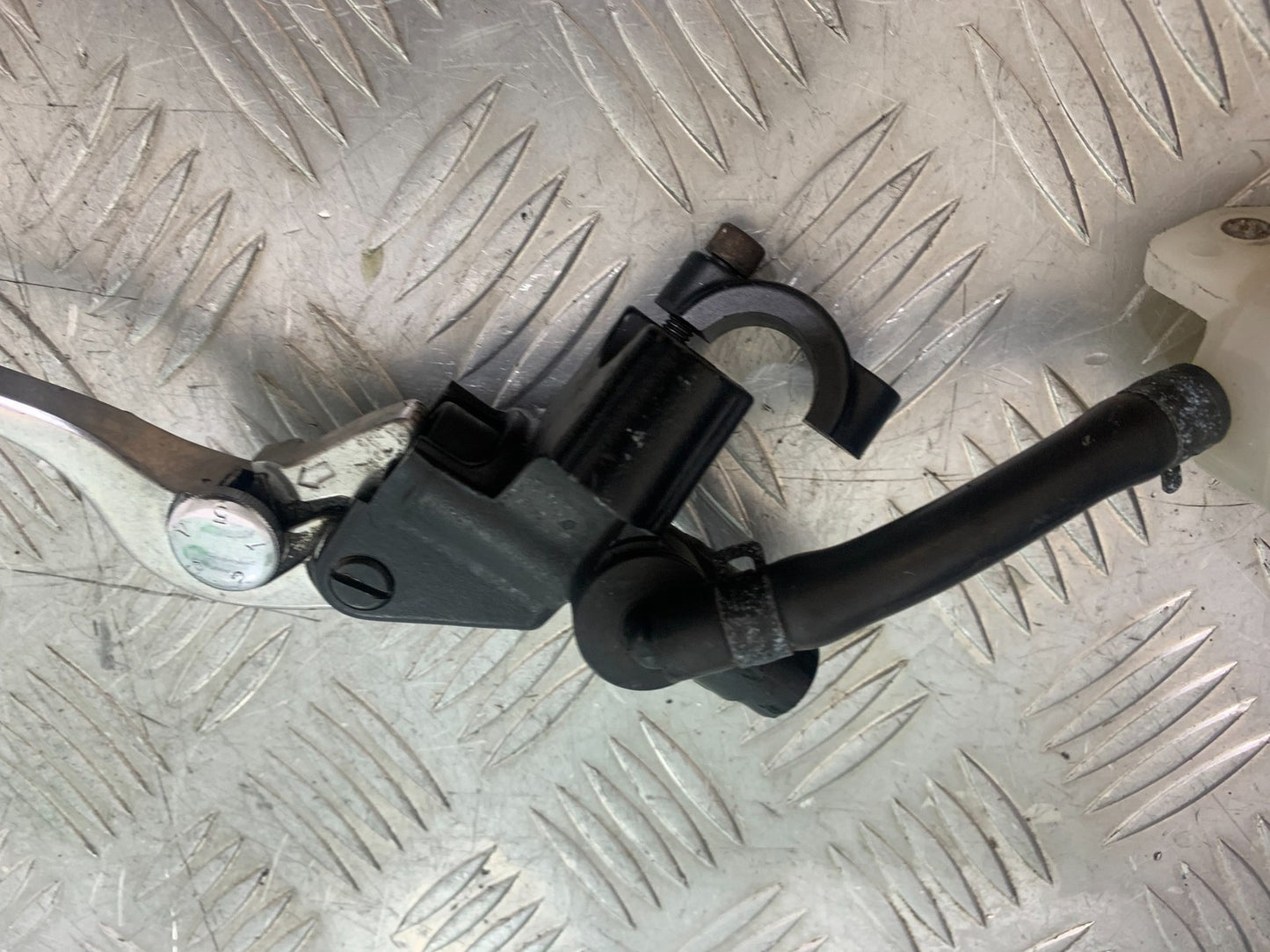 KAWASAKI ZX9R ZX9 E1 FRONT BRAKE MASTER CYLINDER  YEAR 2000-01 (CMB1171)