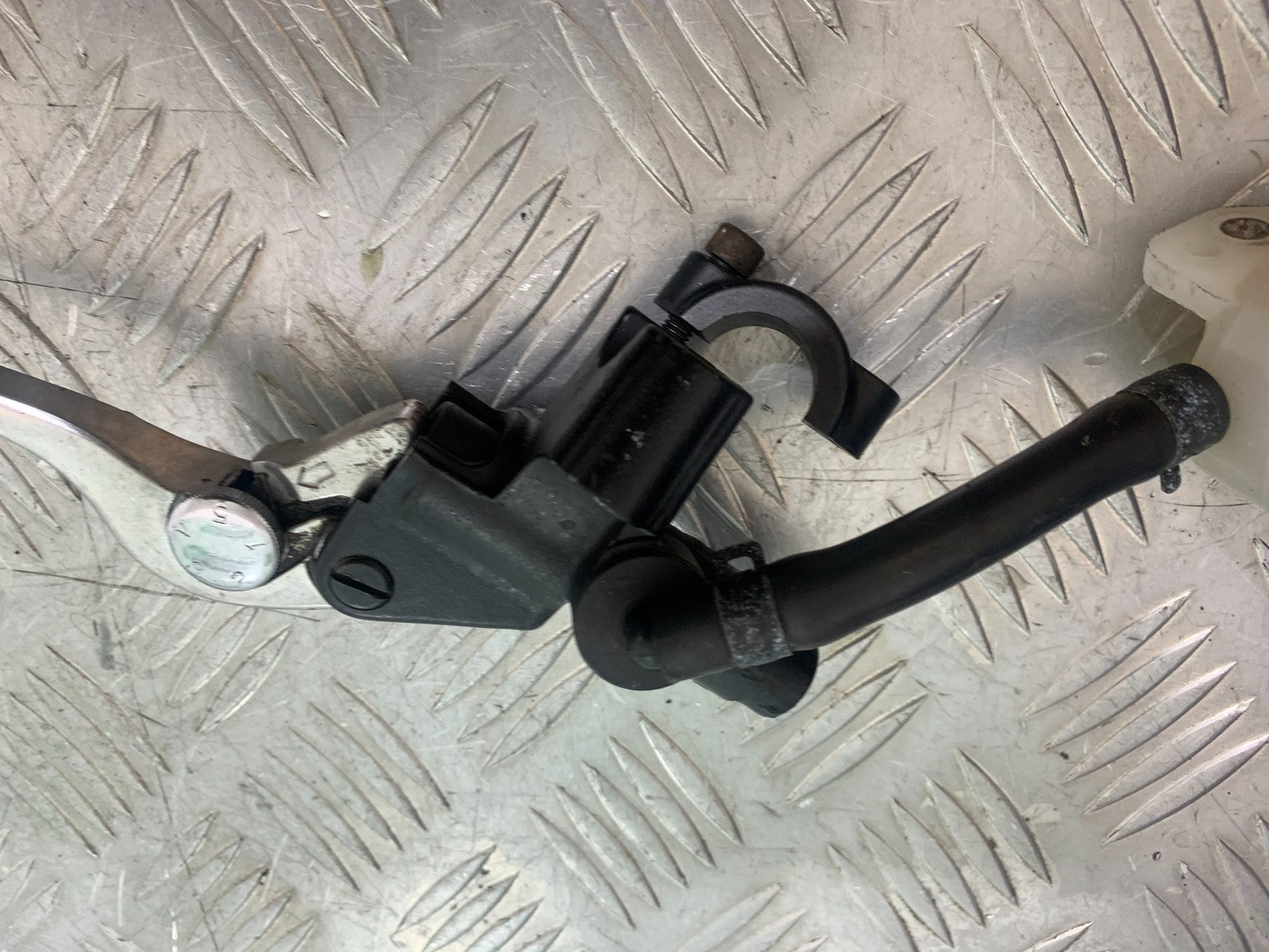 KAWASAKI ZX9R ZX9 E1 FRONT BRAKE MASTER CYLINDER  YEAR 2000-01 (CMB1171)