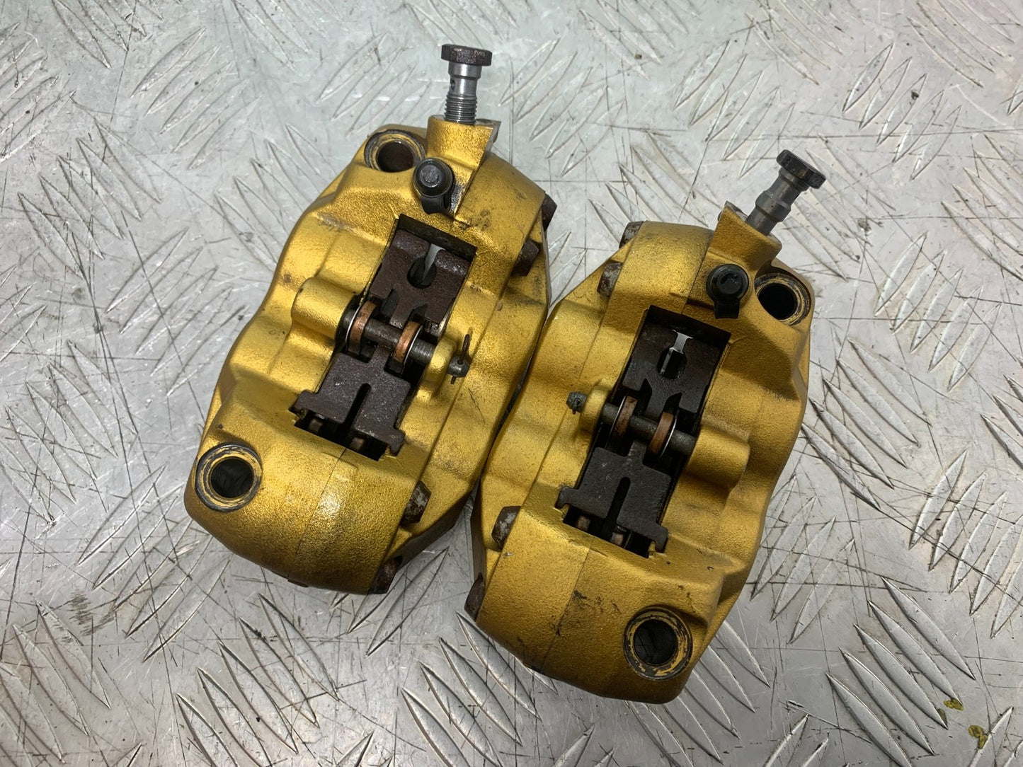 TRIUMPH 675 STREET TRIPLE R FRONT BRAKE CALIPERS  YEAR 2013 - 2016 (CMB1221)