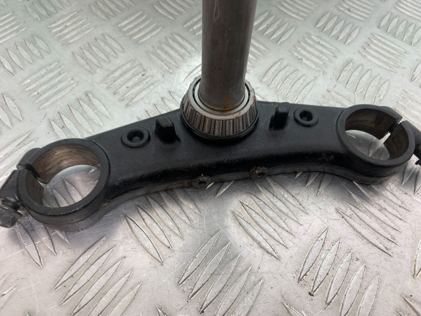 HONDA CBR1100 BLACKBIRD BOTTOM YOKE  YEAR 1999-2005 (CMB1103)