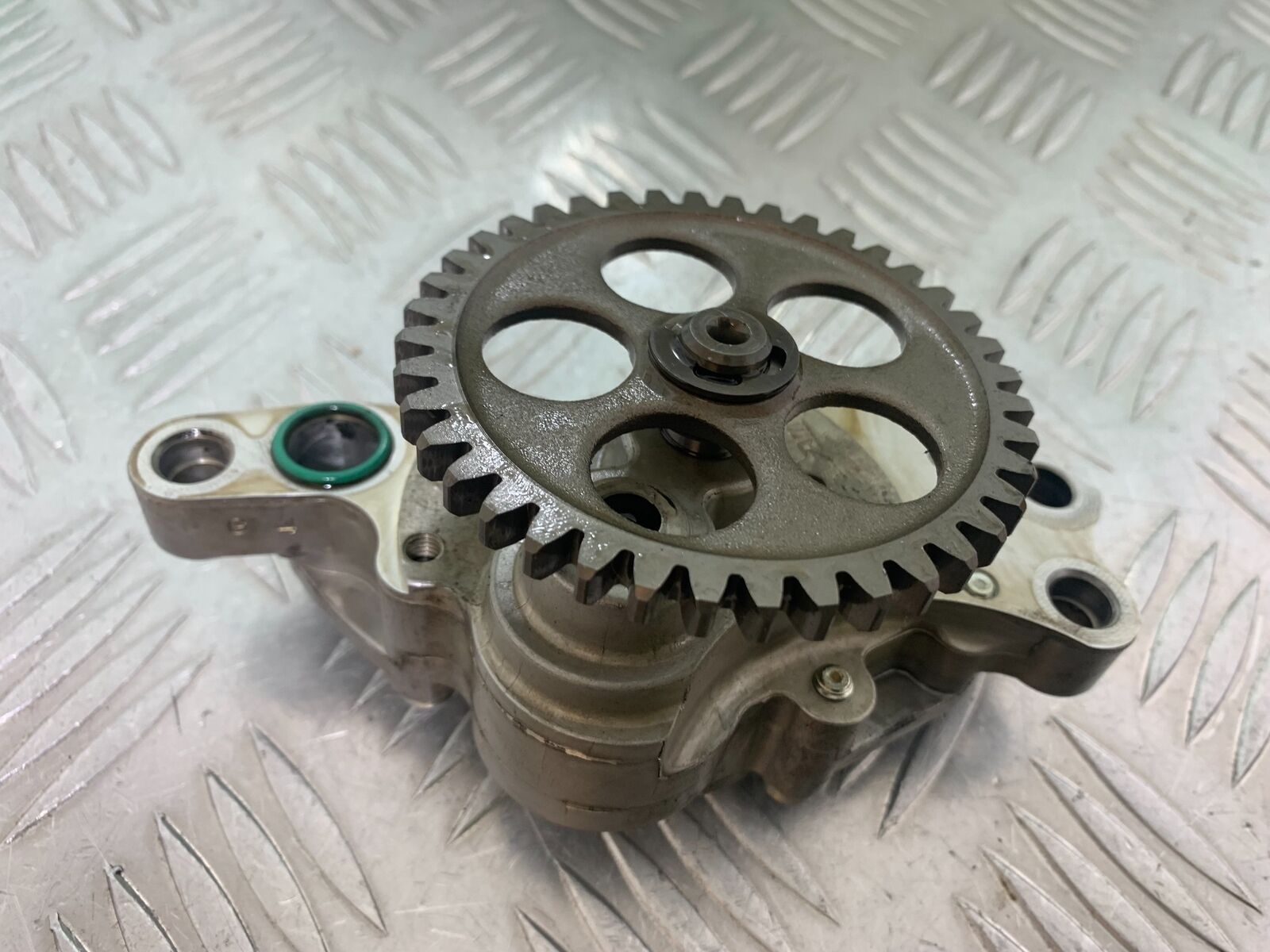 DUCATI DIAVEL 1200 OIL PUMP YEAR 2014-17 (CMB1054)