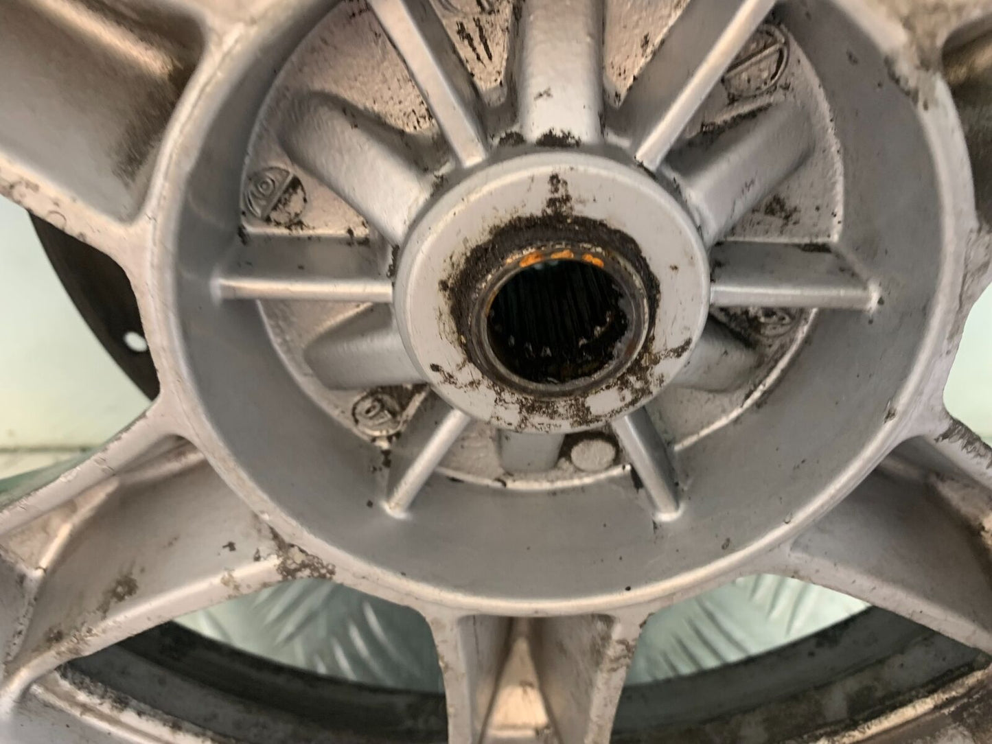 SUZUKI AN 200 UN 200 BURGMAN REAR WHEEL   YEAR 2007-09 (CMB1128)