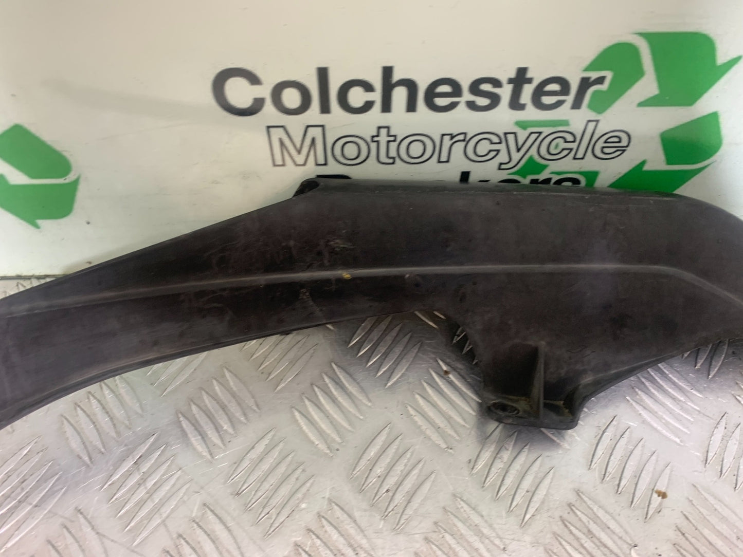 KAWASAKI ZZR1100 D CHAIN GUARD   YEAR 1993-2001 (CMB1164)