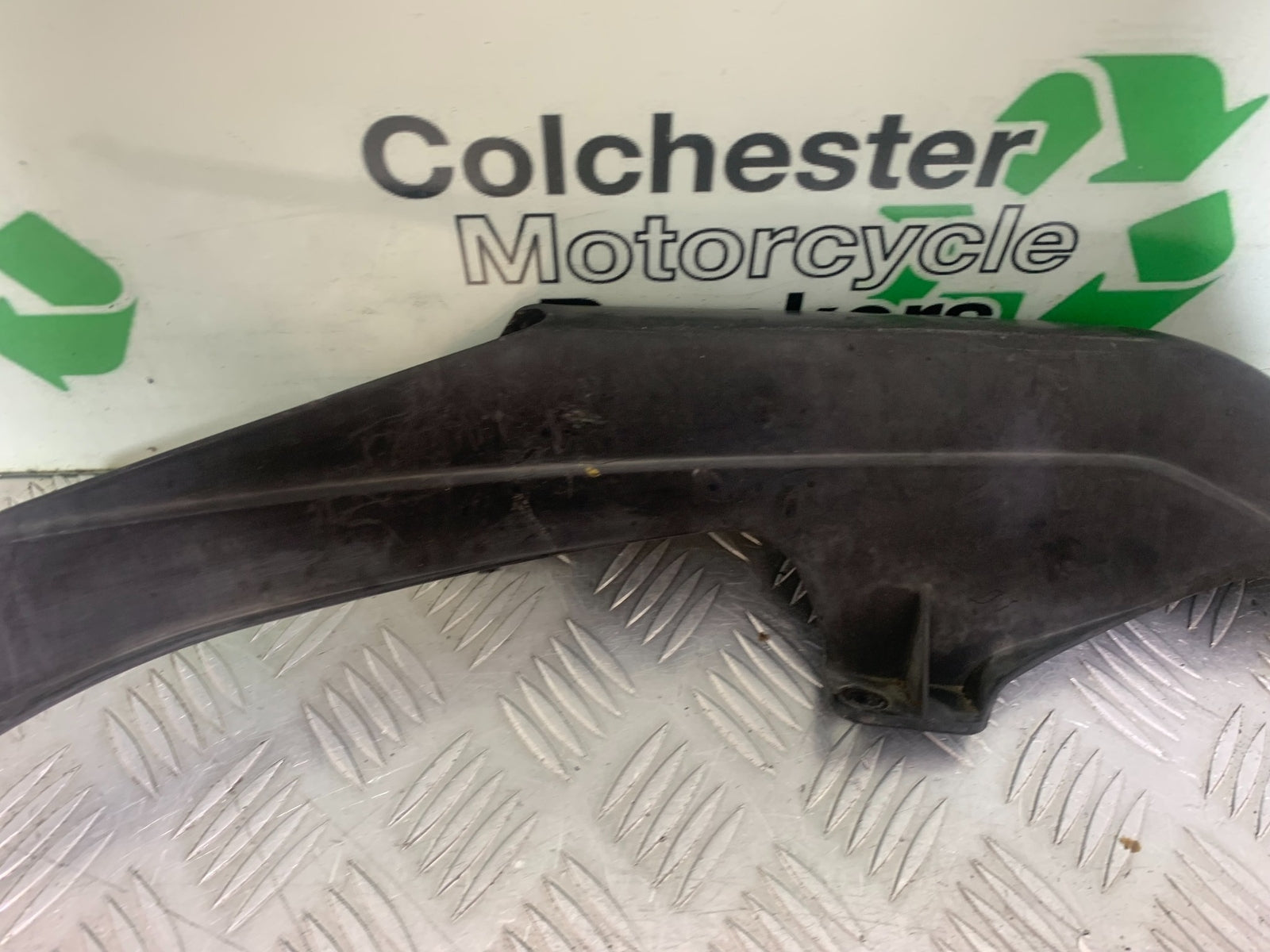 KAWASAKI ZZR1100 D CHAIN GUARD   YEAR 1993-2001 (CMB1164)