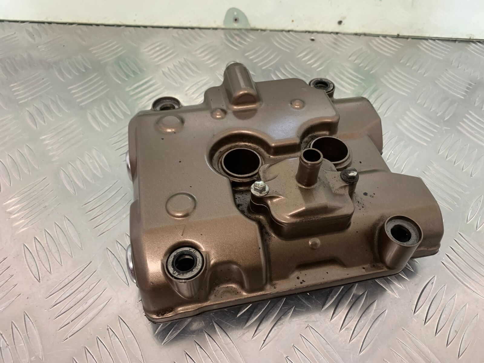 HONDA CB500 f CB500F ROCKER COVER  YEAR 2022 (STOCK 951)