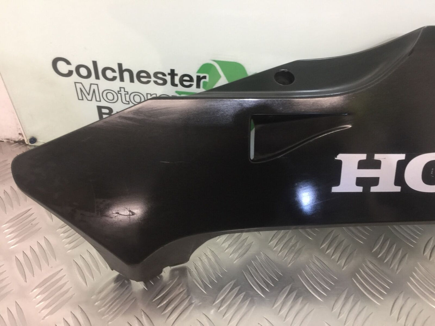 HONDA CBR600 RR RIGHT BELLYPAN  YEAR 2005-2006 (STOCK 933)