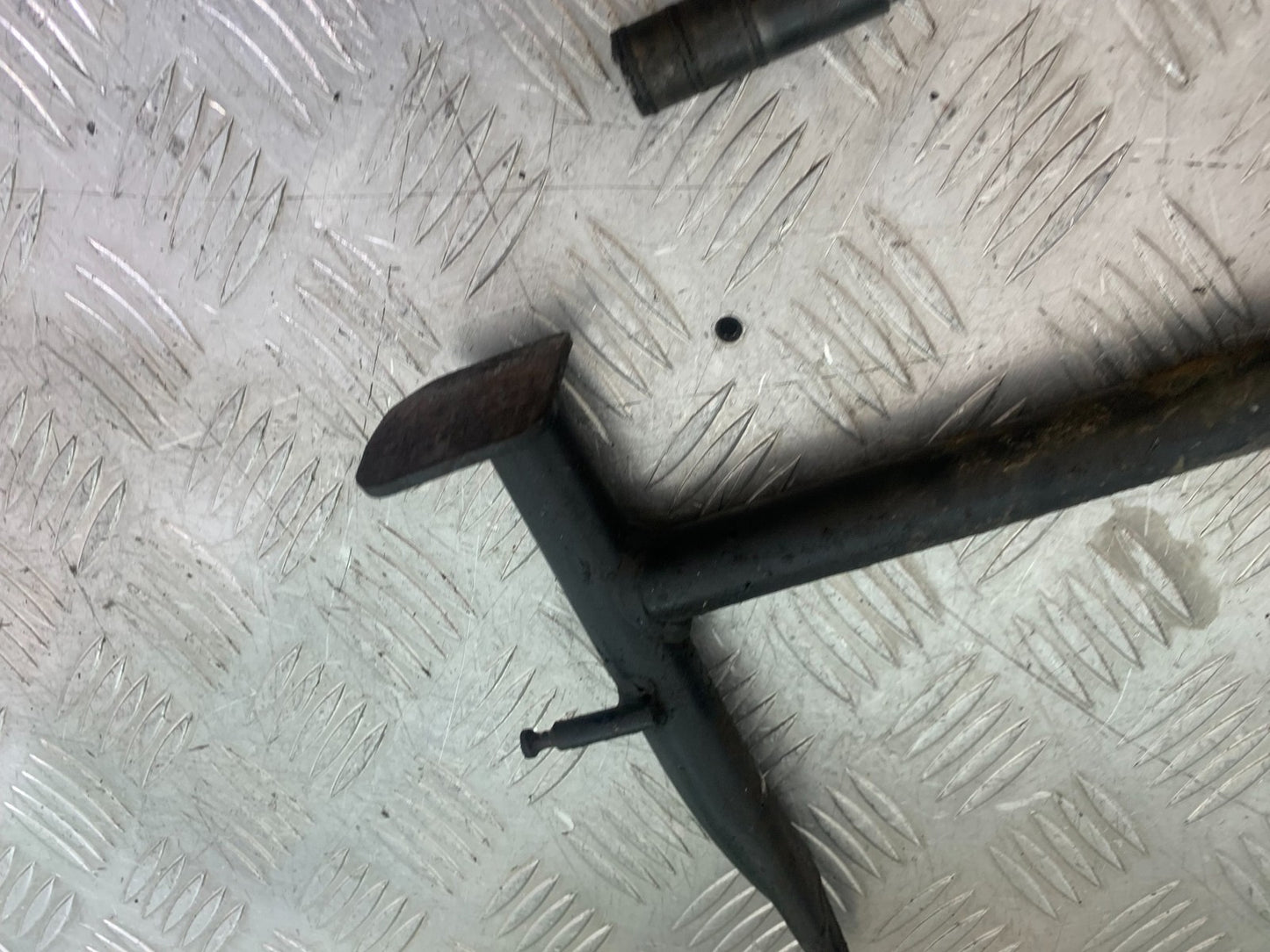 BMW R850 R R850R CENTER STAND   YEAR 1994-2002 (CMB1170)