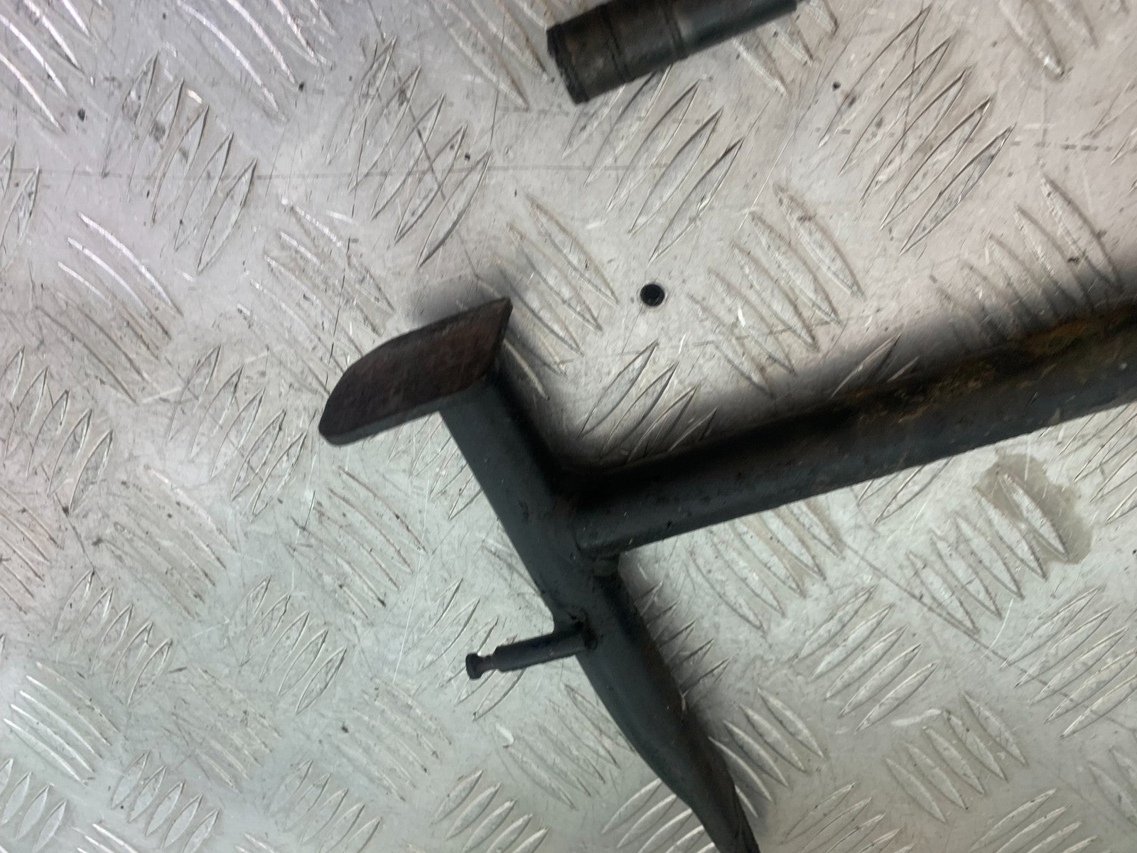 BMW R850 R R850R CENTER STAND   YEAR 1994-2002 (CMB1170)