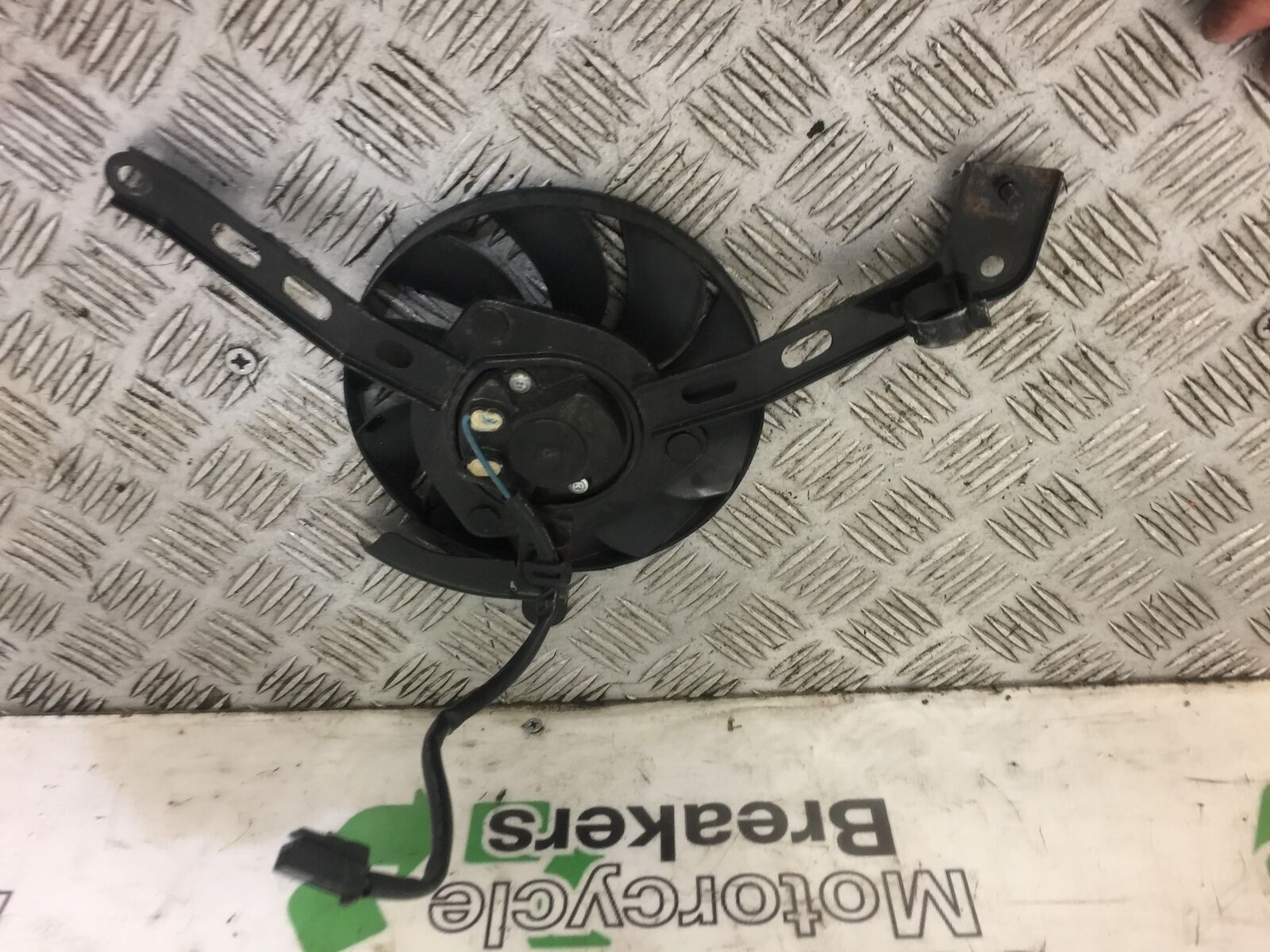YAMAHA MT07 MT-07 RADIATOR FAN  YEAR 2014 (STOCK 467)