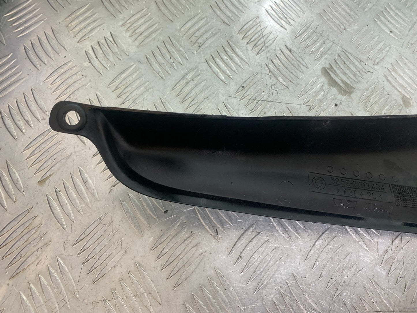BMW R850 R R850R RIGHT SEAT PANEL  YEAR 1994-2002 (CMB1170)