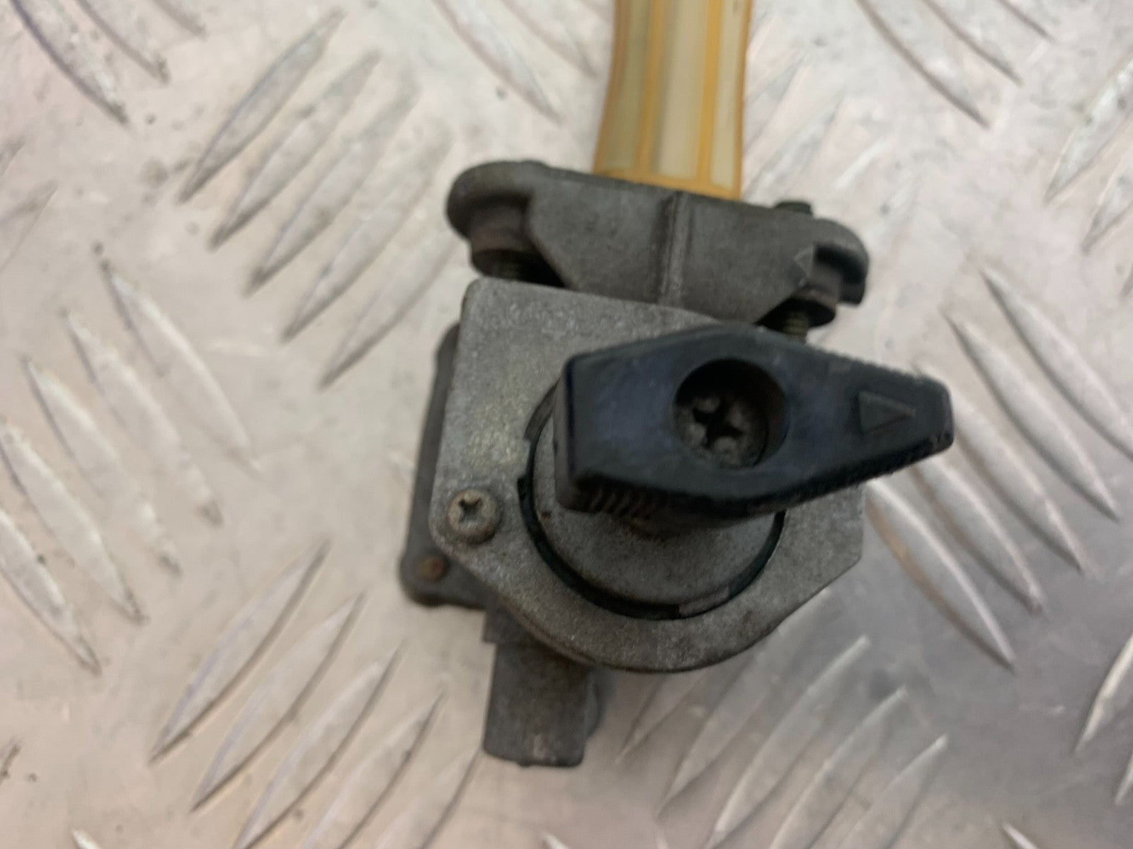 YAMAHA XJR1300 XJR 1300 PETROL TAP   YEAR  1999-2003 (CMB1119)
