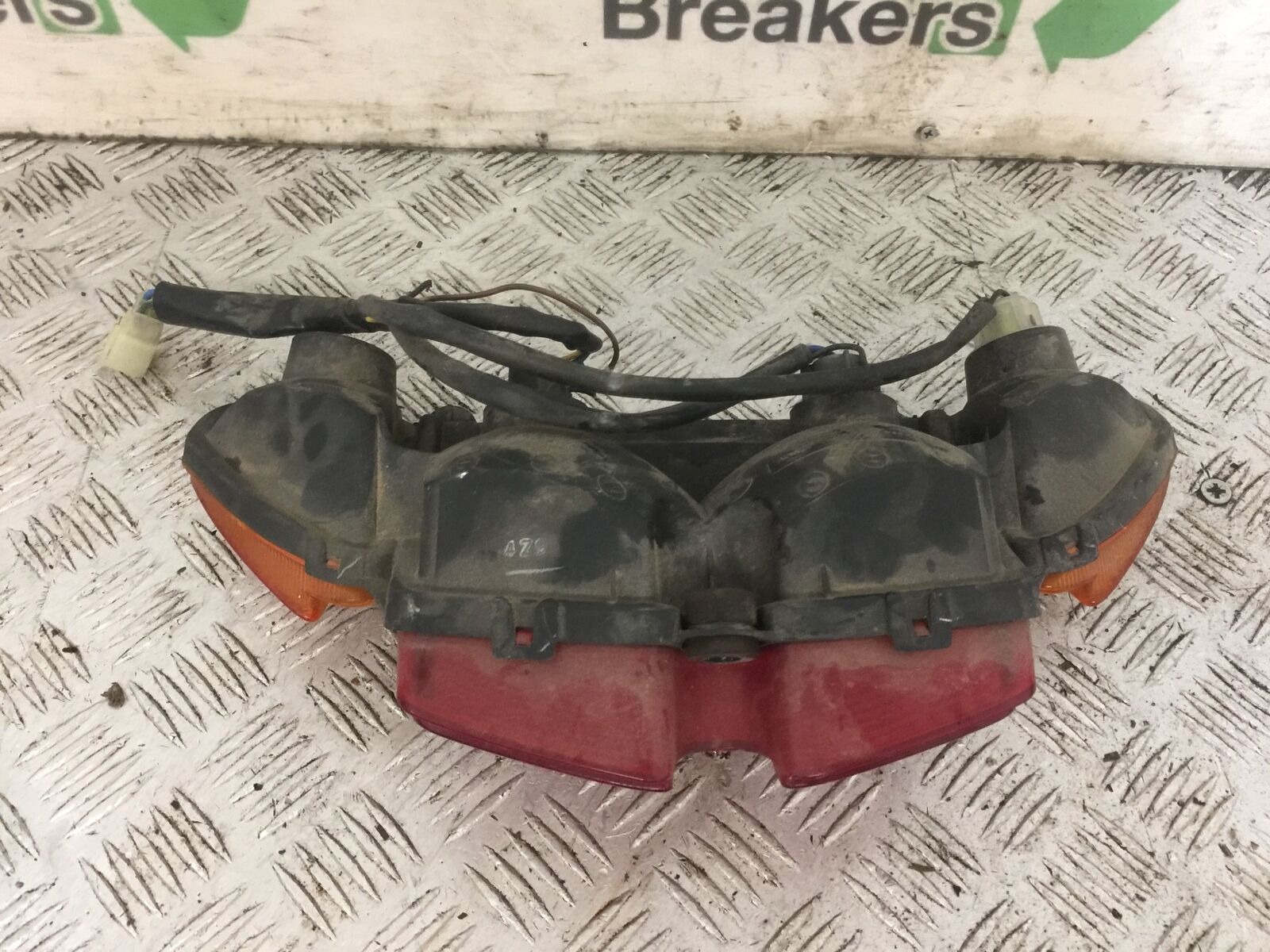 YAMAHA FJR1300 FJR 1300 REAR LIGHT  YEAR 2001-05 (STOCK 814)