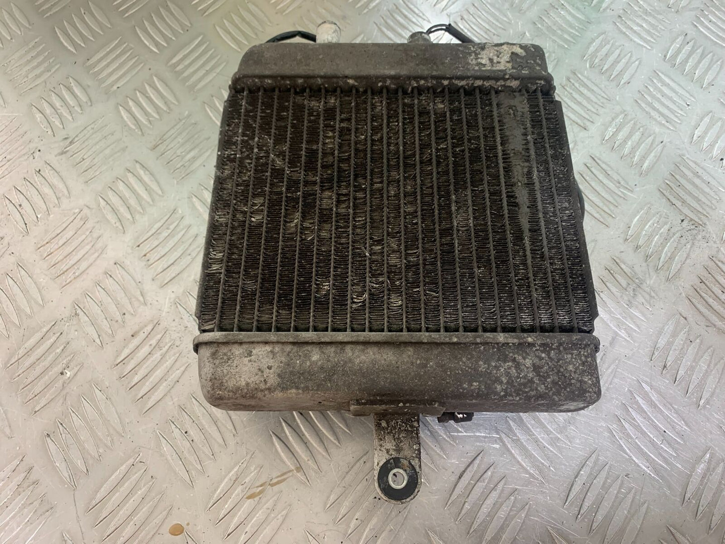 SUZUKI AN 200 UN 200 BURGMAN RADIATOR  YEAR 2007-09 (CMB1128)