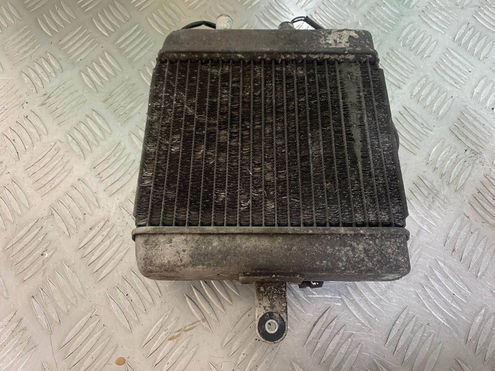 SUZUKI AN 200 UN 200 BURGMAN RADIATOR  YEAR 2007-09 (CMB1128)