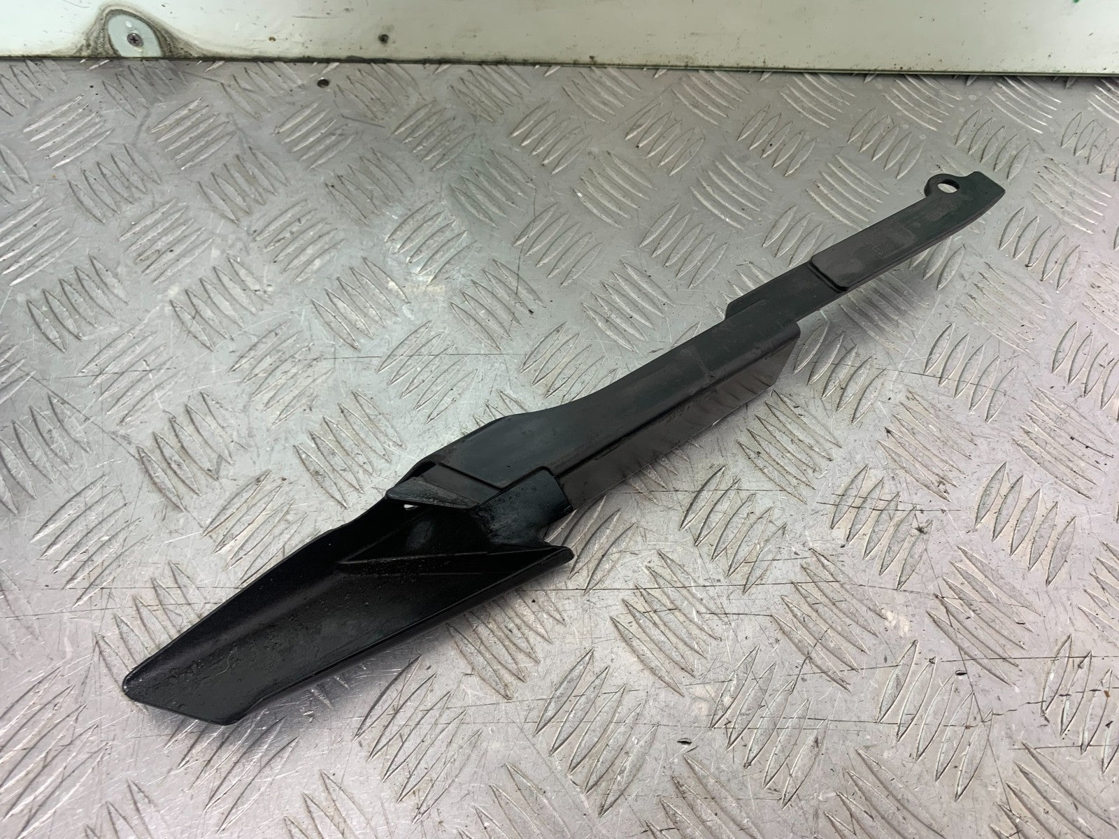DUCATI 1198 S CHAIN GUARD YEAR 2009-2011 (CMB1219)