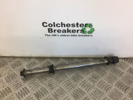 KAWASAKI VN1500 VN 1500 CLASSIC REAR WHEEL SPINDLE   YEAR 2001