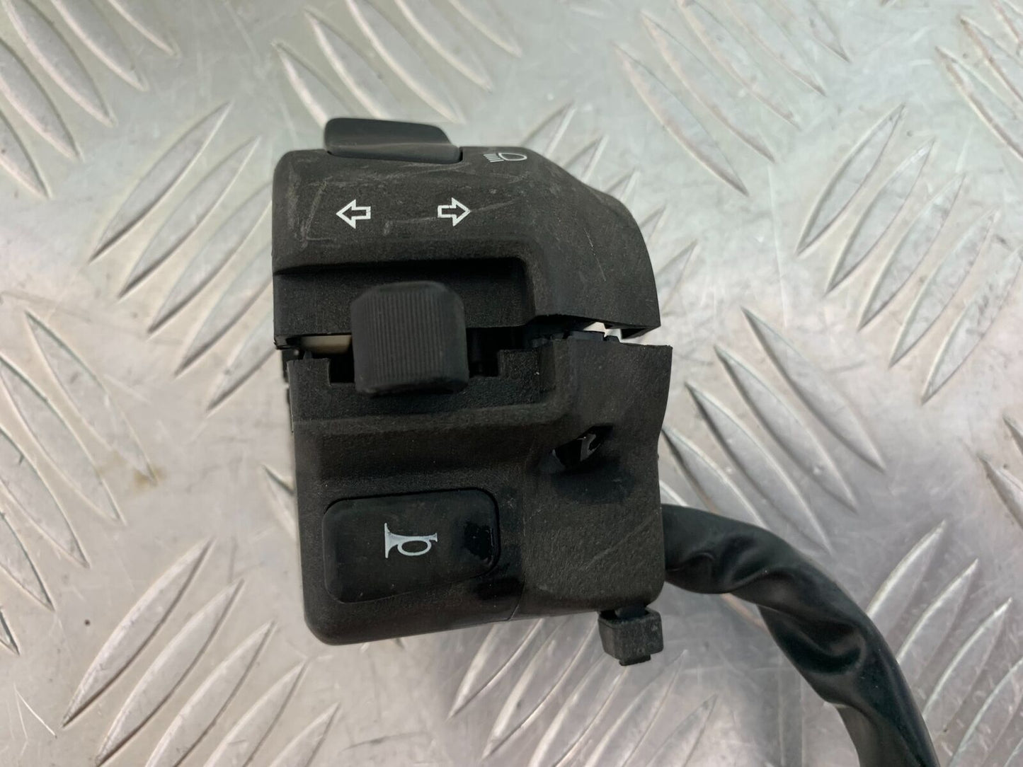 SUZUKI SV650 SV 650 LEFT SWITCH GEAR  YEAR 2003-2006 (CMB1024)