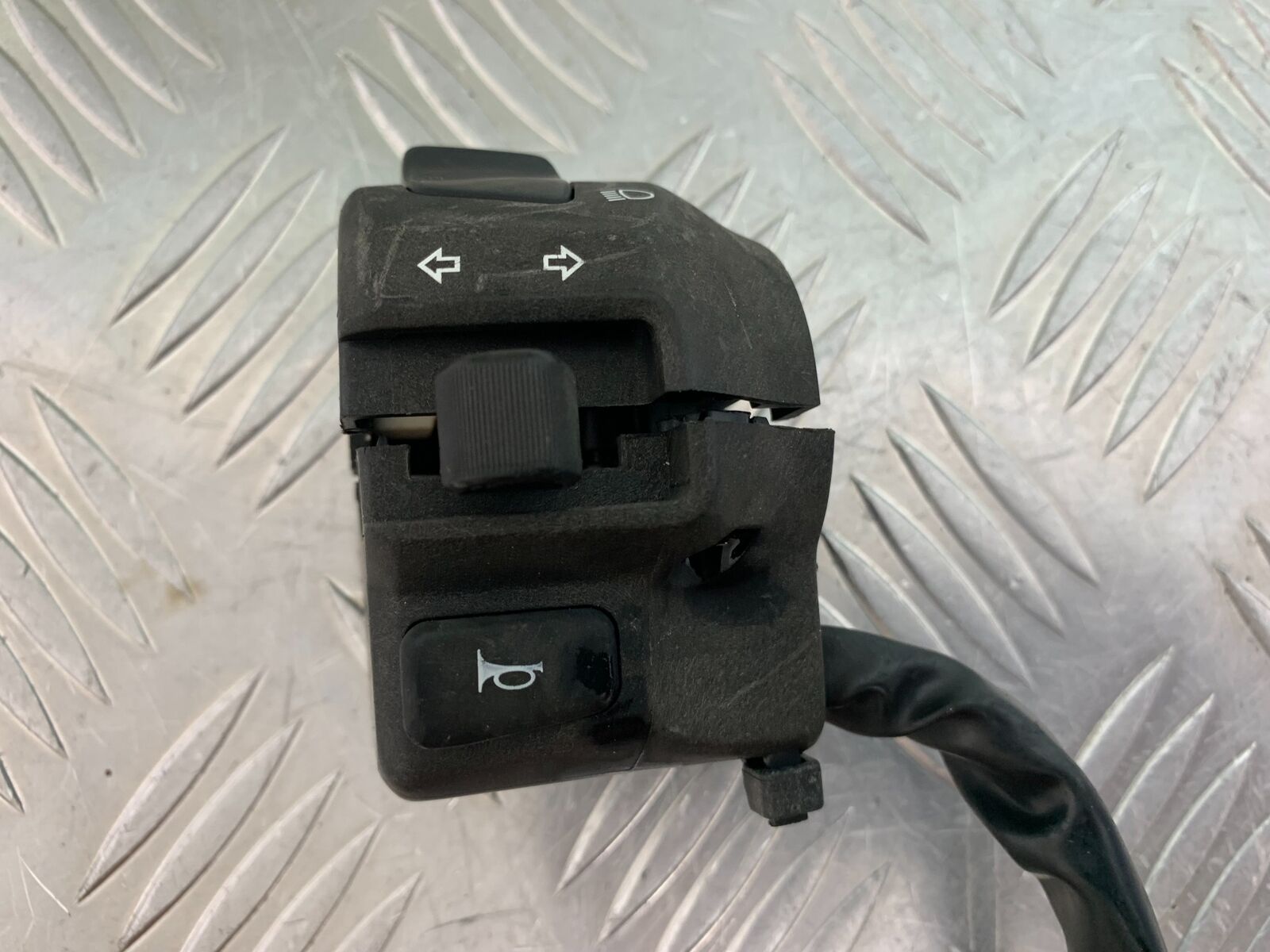 SUZUKI SV650 SV 650 LEFT SWITCH GEAR  YEAR 2003-2006 (CMB1024)