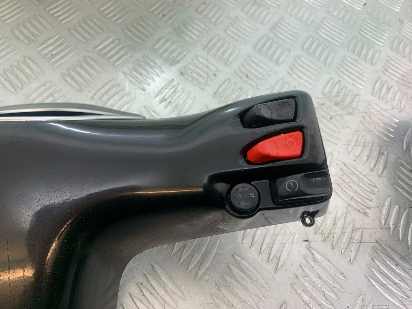 PIAGGIO VESPA GTS 125  SWITCHES AND PANEL YEAR 2009-14  (CMB1261)