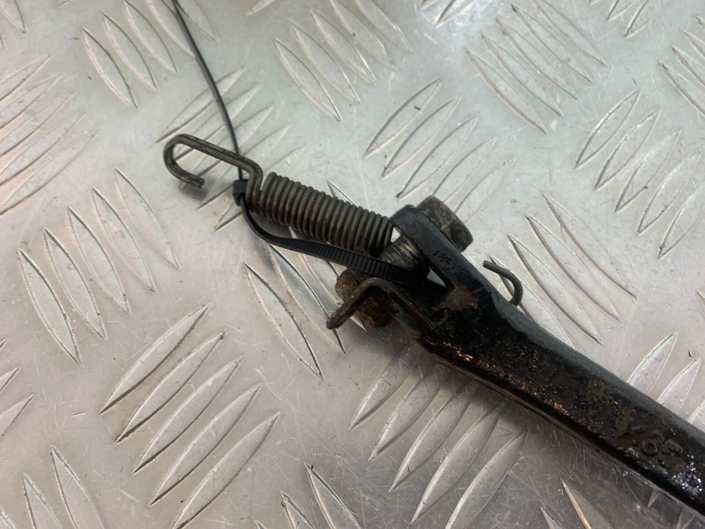 KAWASAKI ZR 750 ZEPHYR SIDE STAND  YEAR 1991-95 (CMB1008)