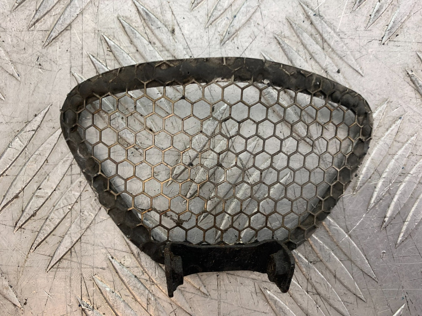 KAWASAKI ZZR1100 D OIL COOLER GRILL  YEAR 1993-2001 (CMB1289)