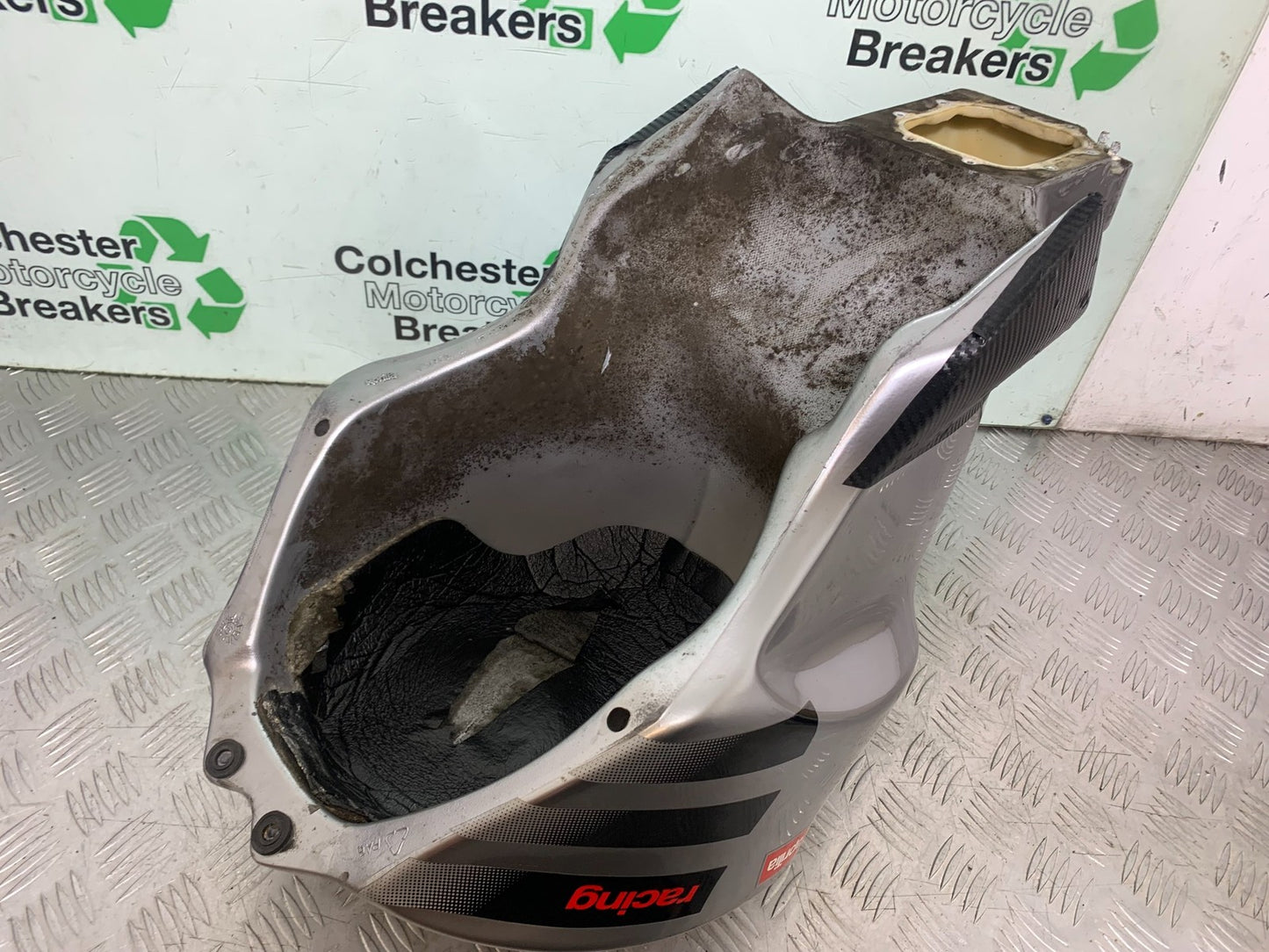 APRILIA RSV1000 RSV 1000 MILLE PETROL TANK   1998- 2003 (CMB1184)