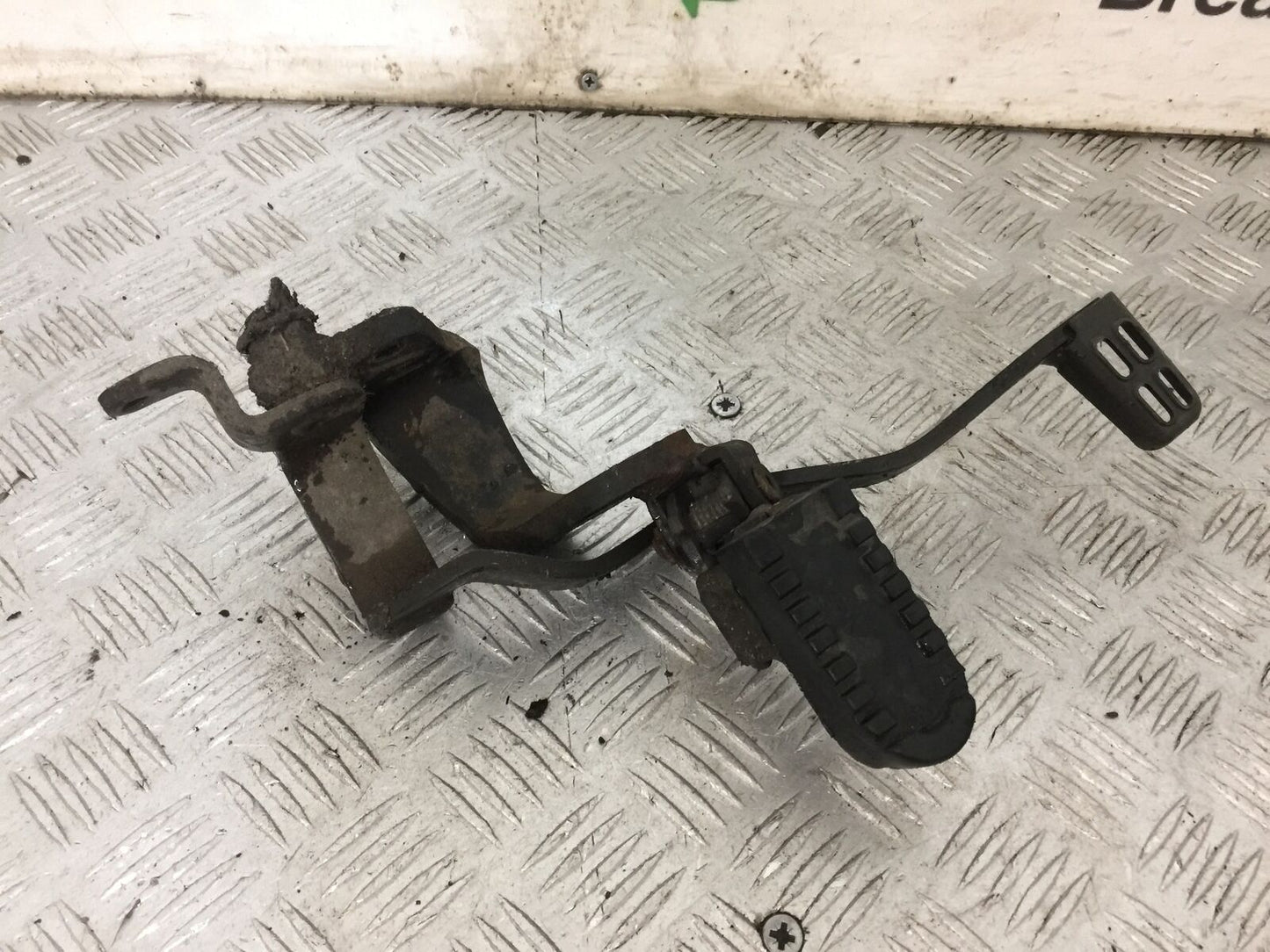 YAMAHA XTZ 750 SUPER TENERE RIGHT FRONT PEG HANGER  YEAR 1990-1995 (STOCK 889)